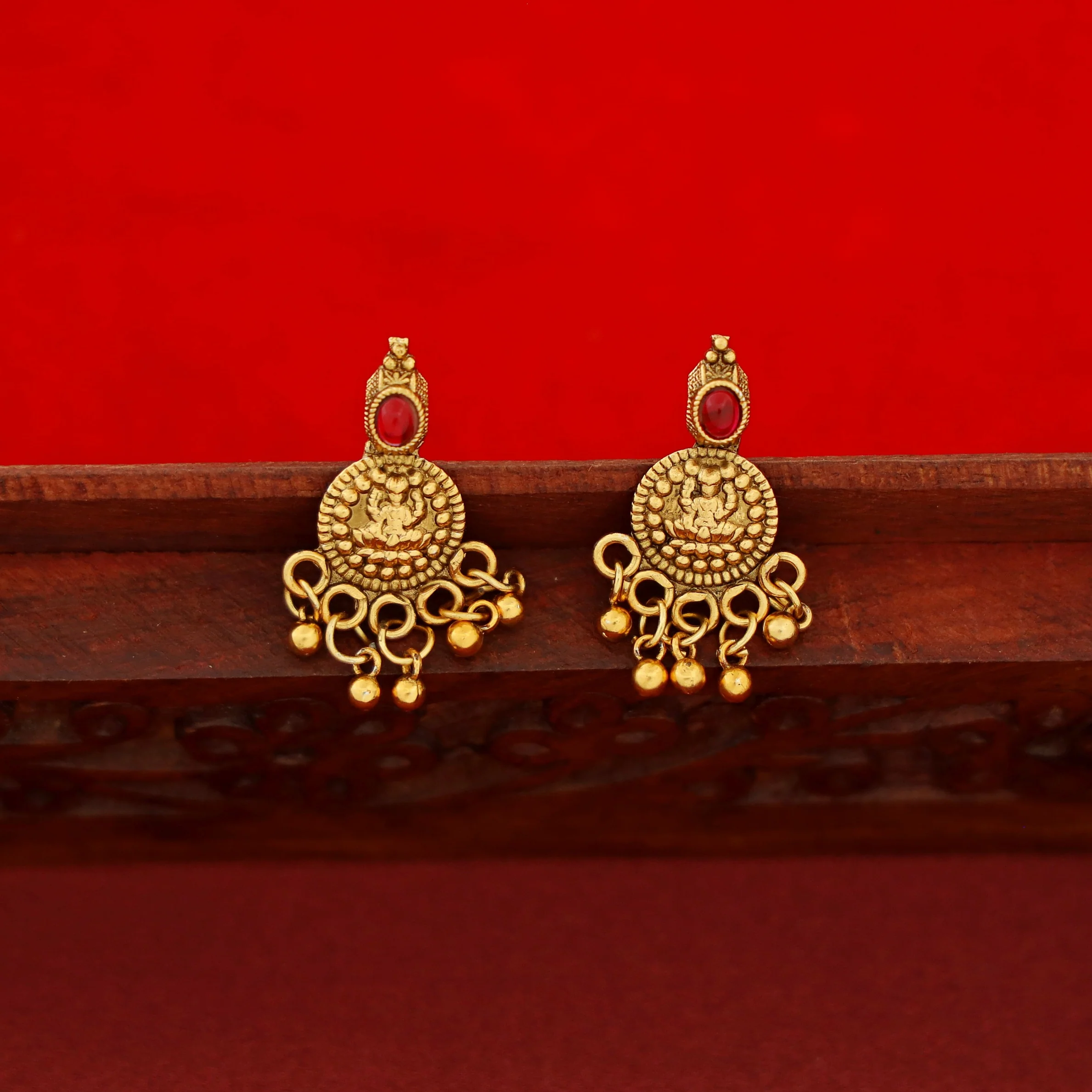 Shivani Devi Circle Flower Neckpiece With Earring - Image 6