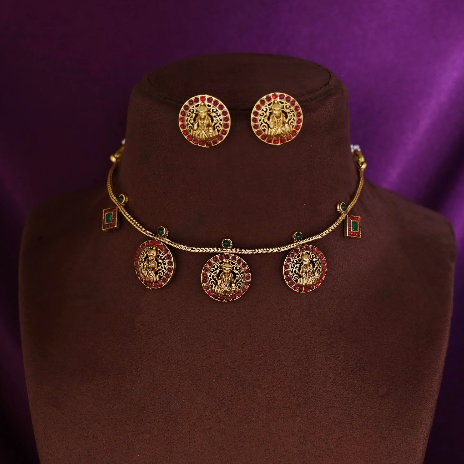 Shravya Tri Devi Kemp Stone Short Neckpiece With Earring - Image 2