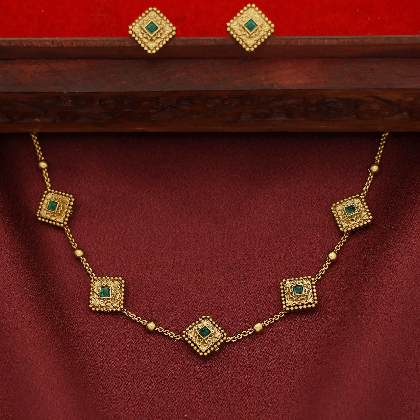 Shrisa Diamond Golden Ball Choker With Stud - Image 3