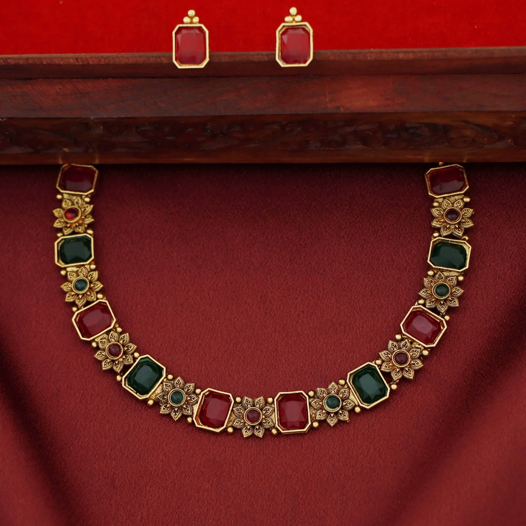 Shriya Flower Rectangle Short Neckpiece with Earring - Image 2
