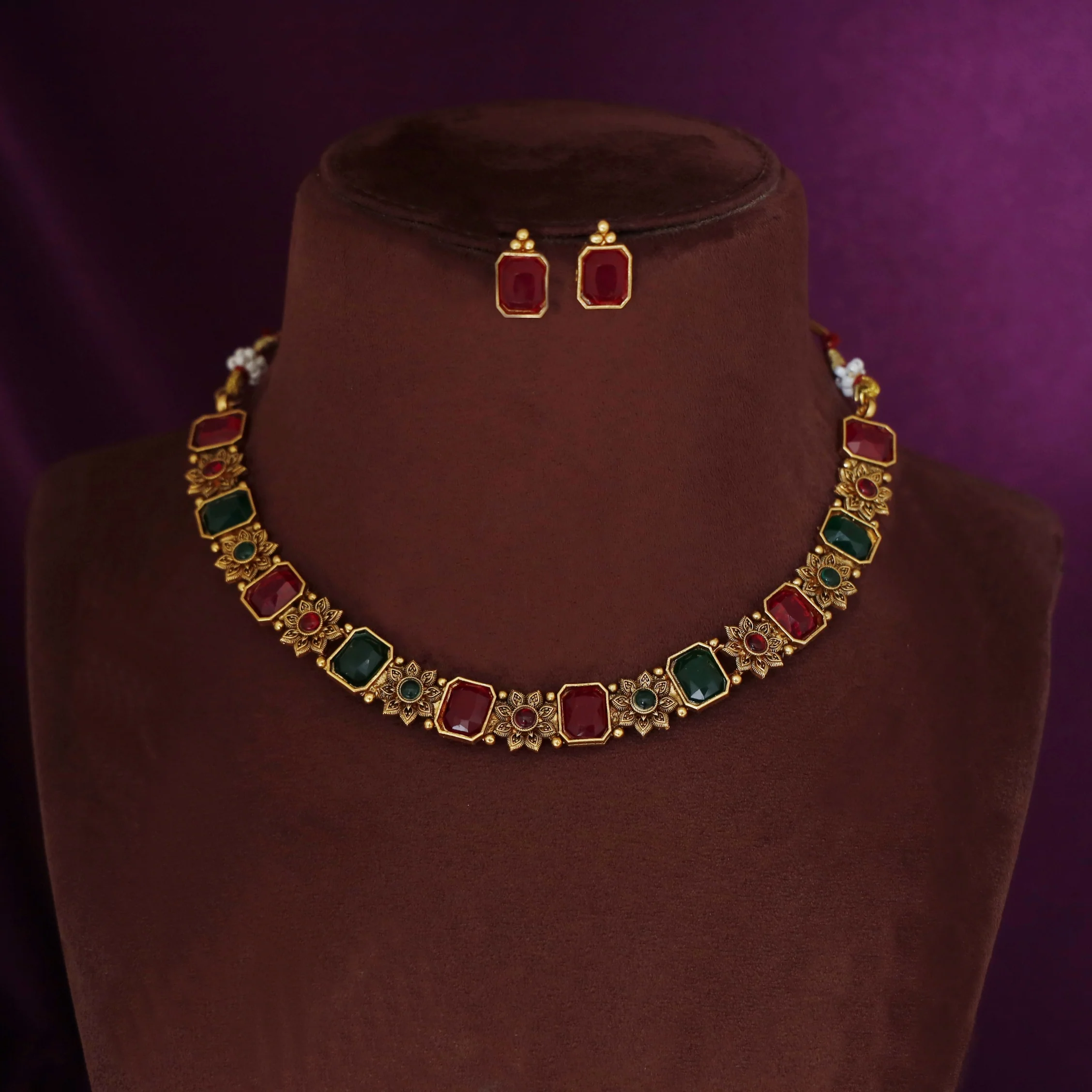 Shriya Flower Rectangle Short Neckpiece with Earring - Image 6