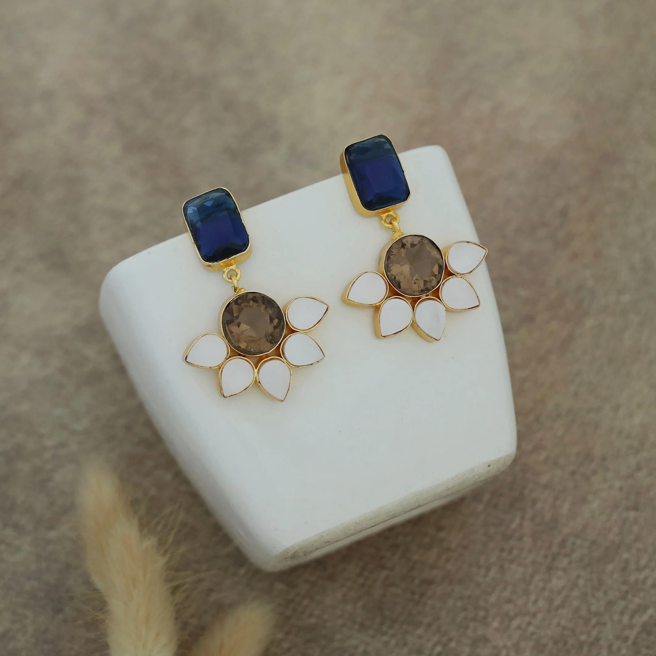 Sidra Glossy Round MOP Flower Earring - Image 3