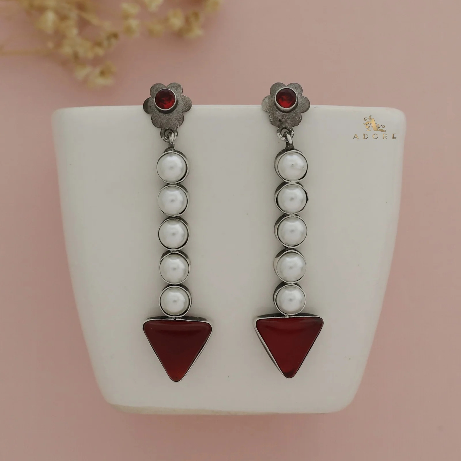 Silver Glossy Flower Arrow Earring - Image 3