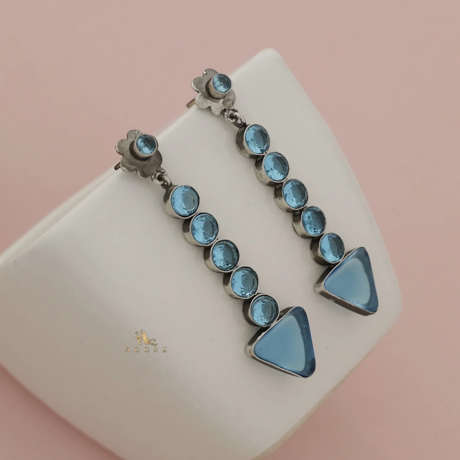 Silver Glossy Flower Arrow Earring - Image 9