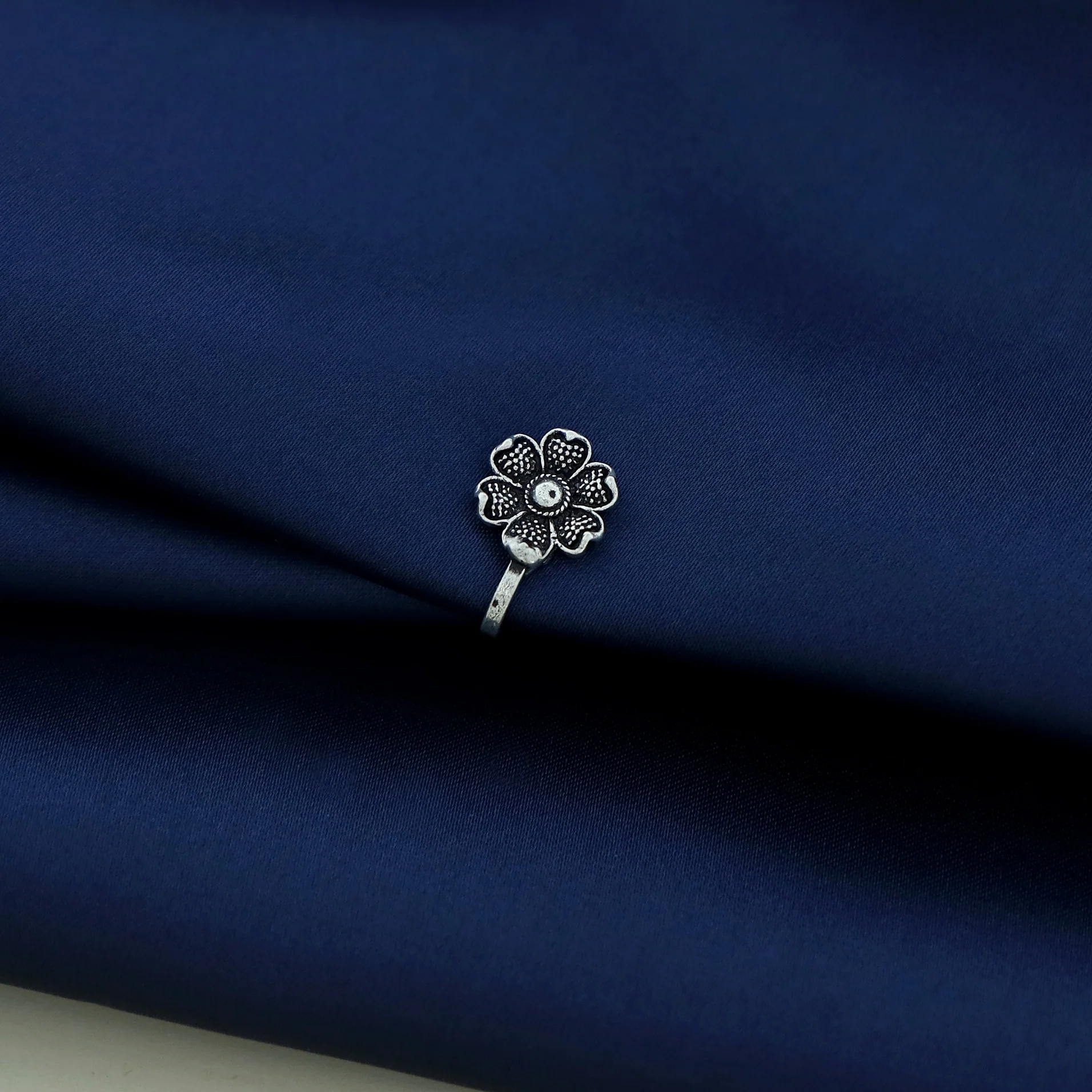 Tanaira Silver Nose Pin - Image 26