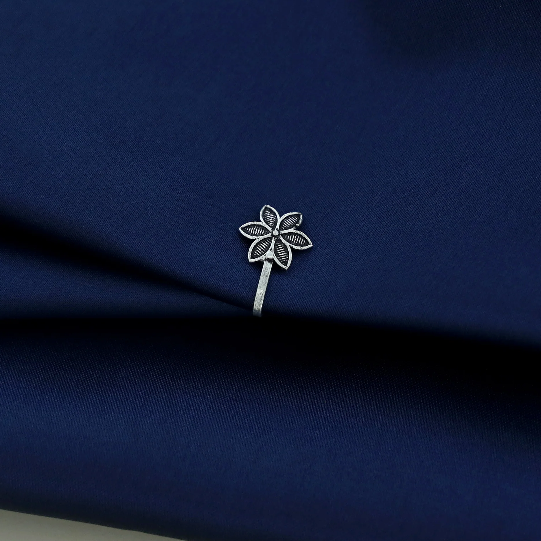 Tanaira Silver Nose Pin - Image 27