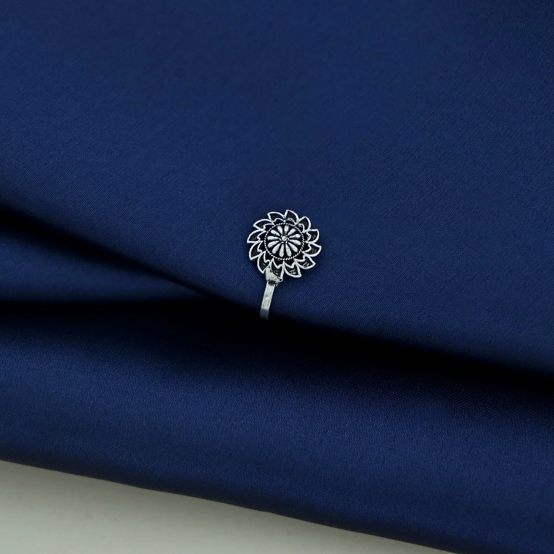 Tanaira Silver Nose Pin - Image 30