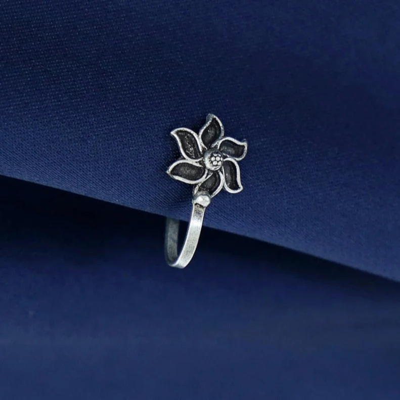 Tanaira Silver Nose Pin - Image 5