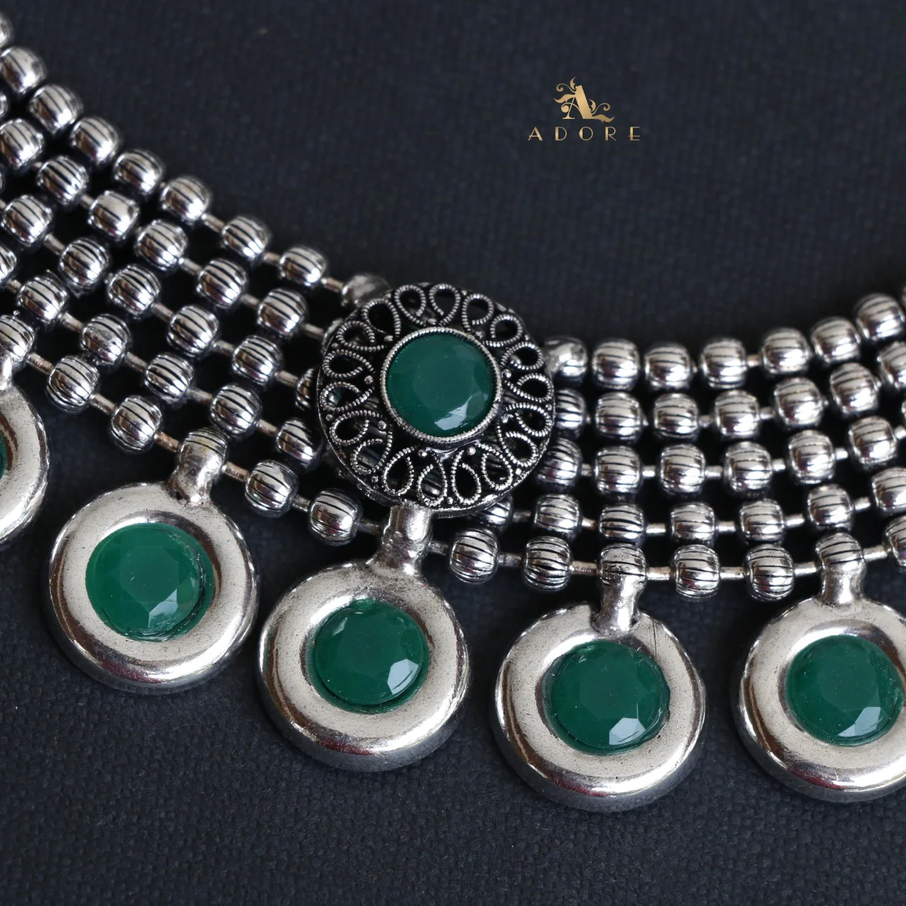 Silver Sagara Neckpiece With Stud - Image 11