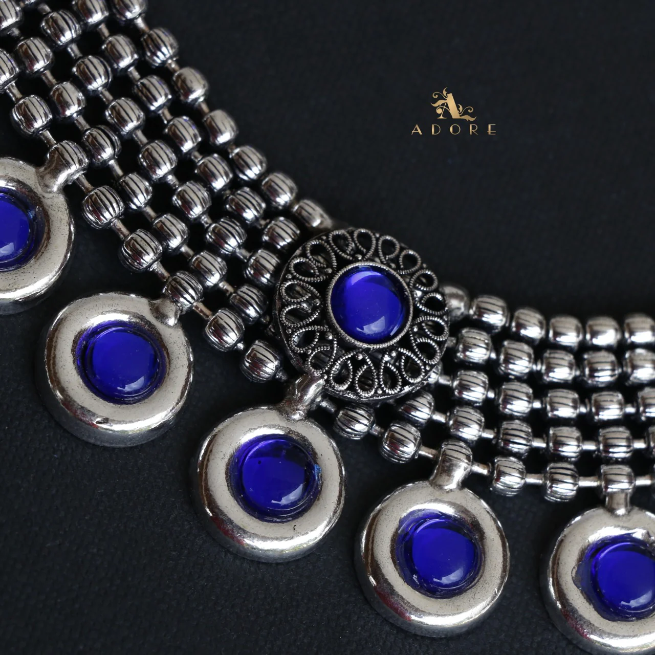 Silver Sagara Neckpiece With Stud - Image 5