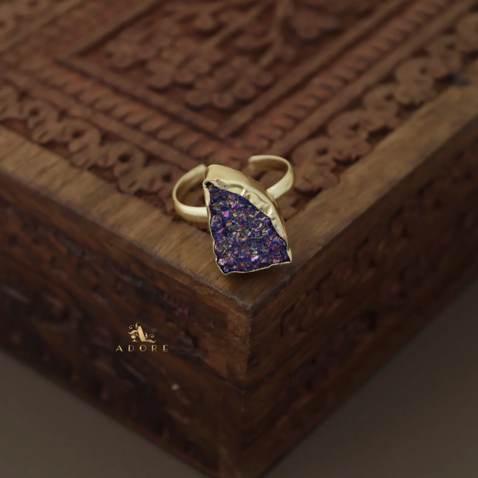 Single Stone Glittery Ring - Image 12