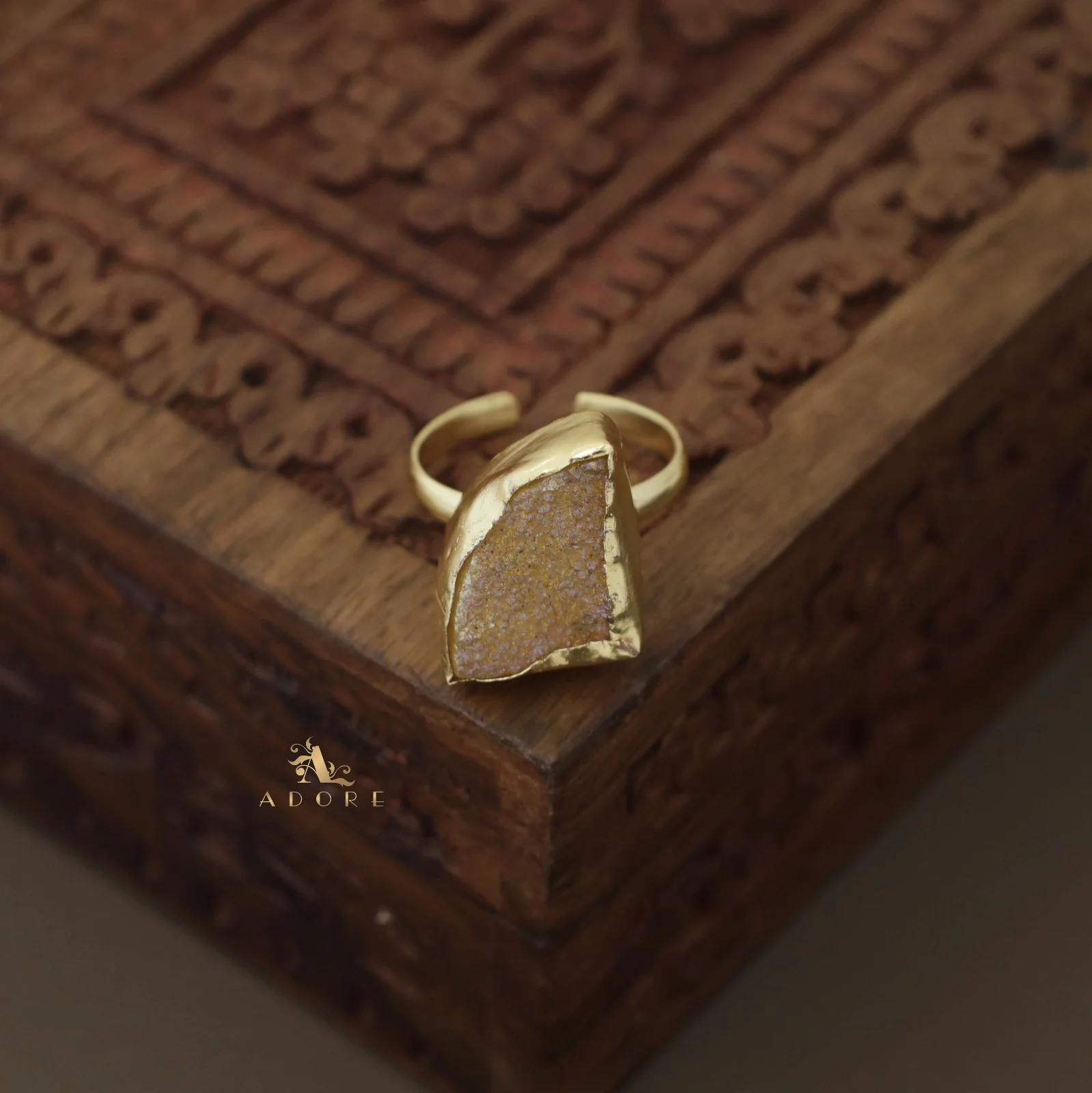 Single Stone Glittery Ring - Image 13