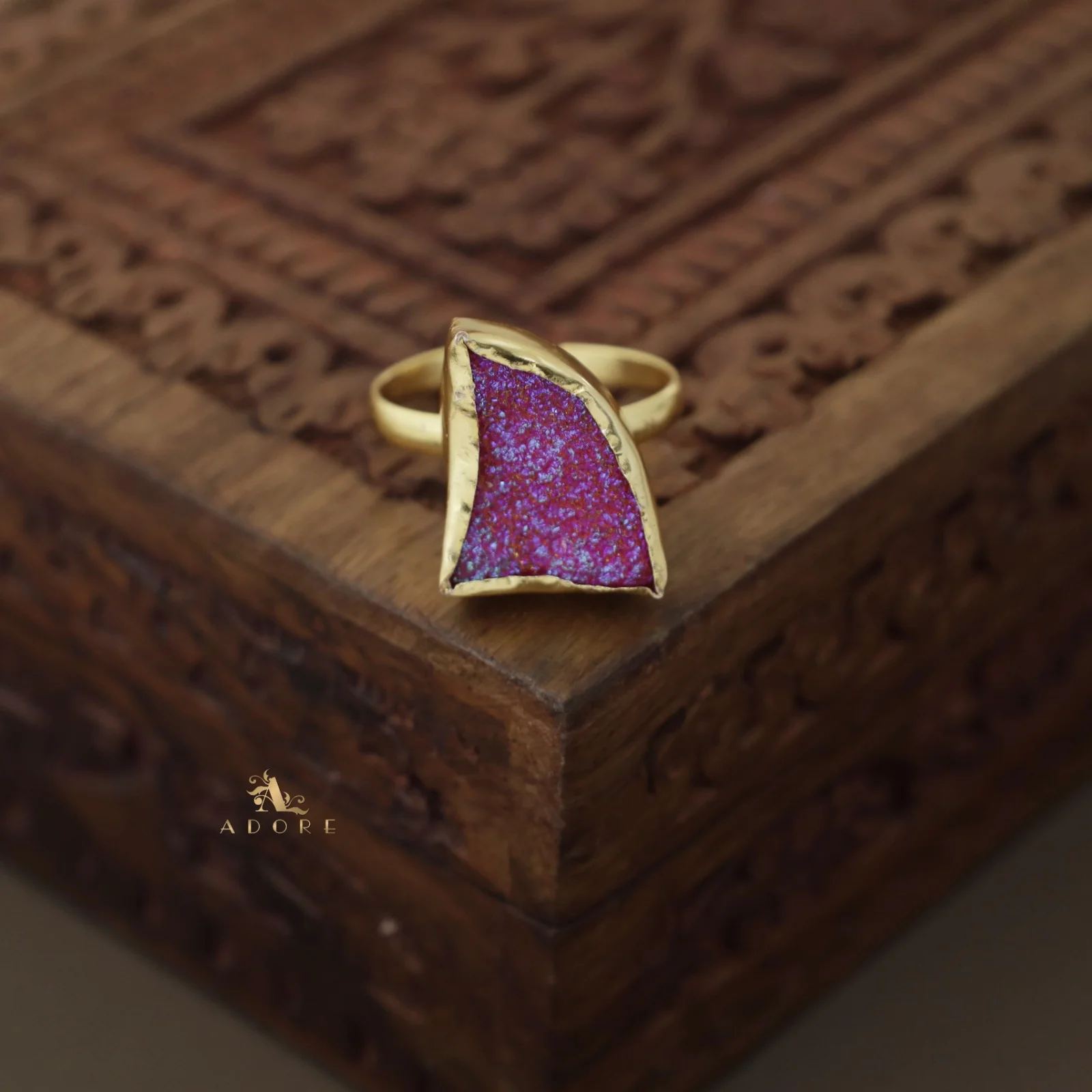 Single Stone Glittery Ring - Image 3