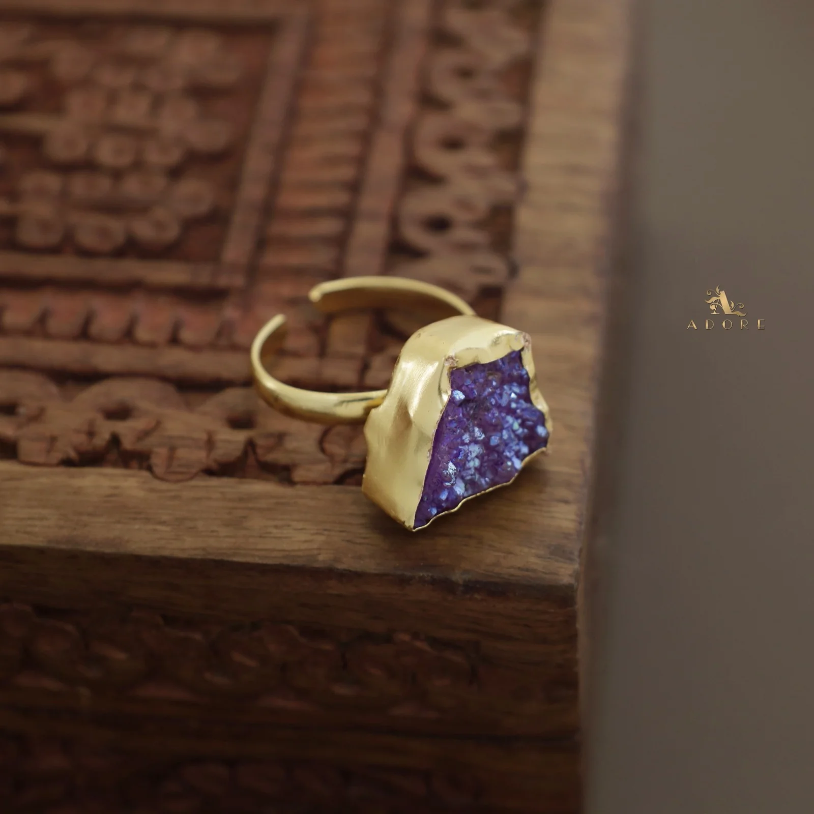 Single Stone Glittery Ring - Image 4