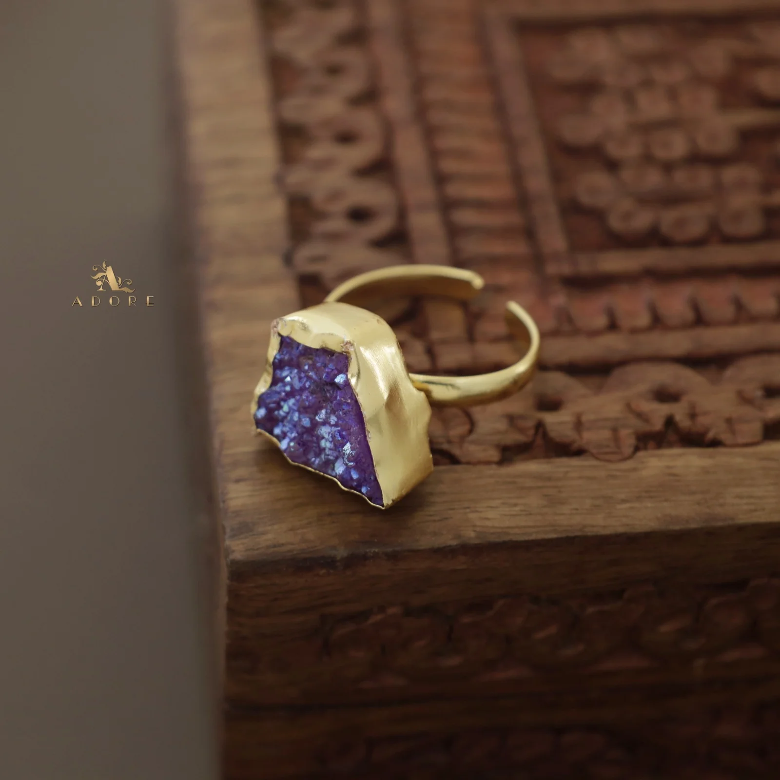 Single Stone Glittery Ring - Image 7