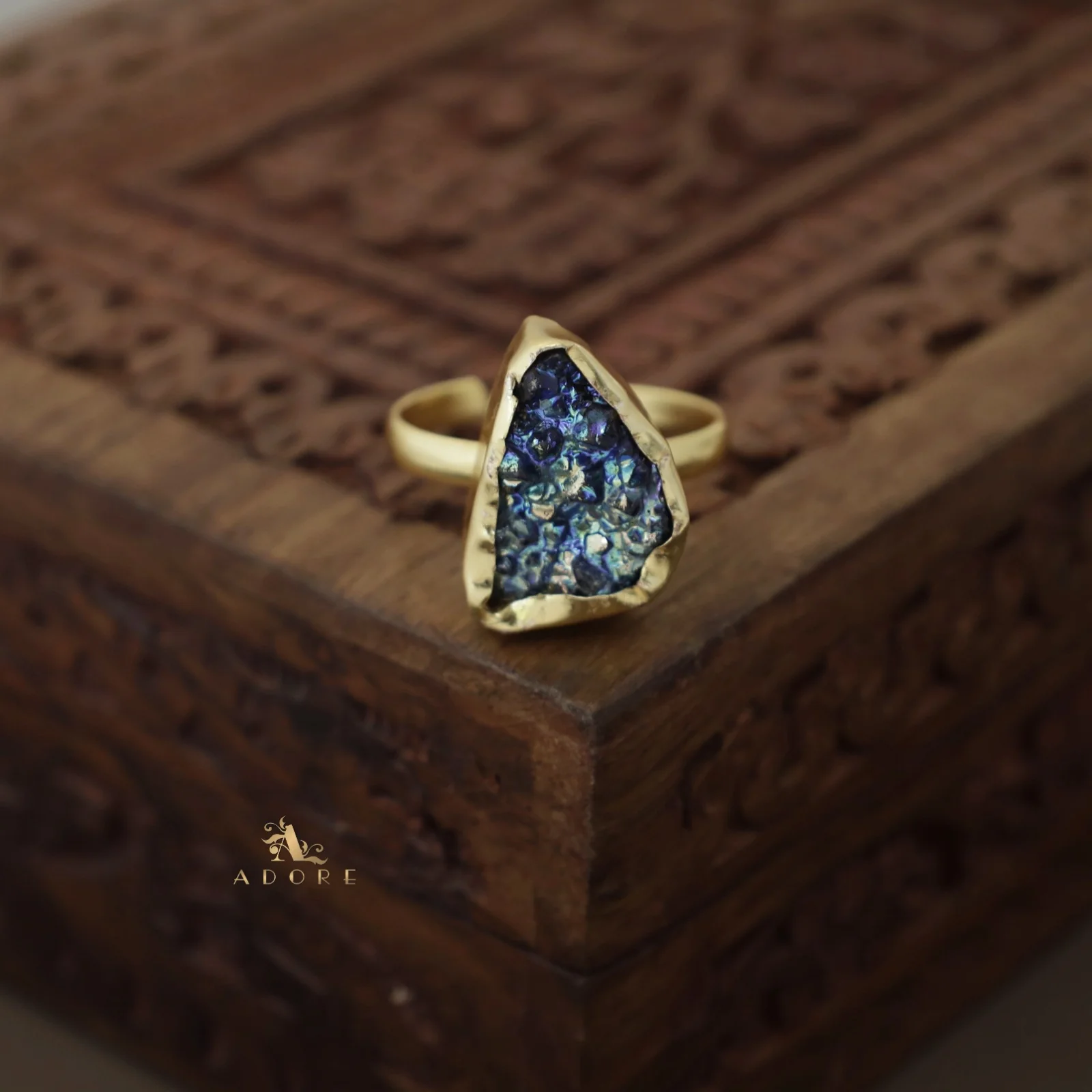 Single Stone Glittery Ring - Image 8