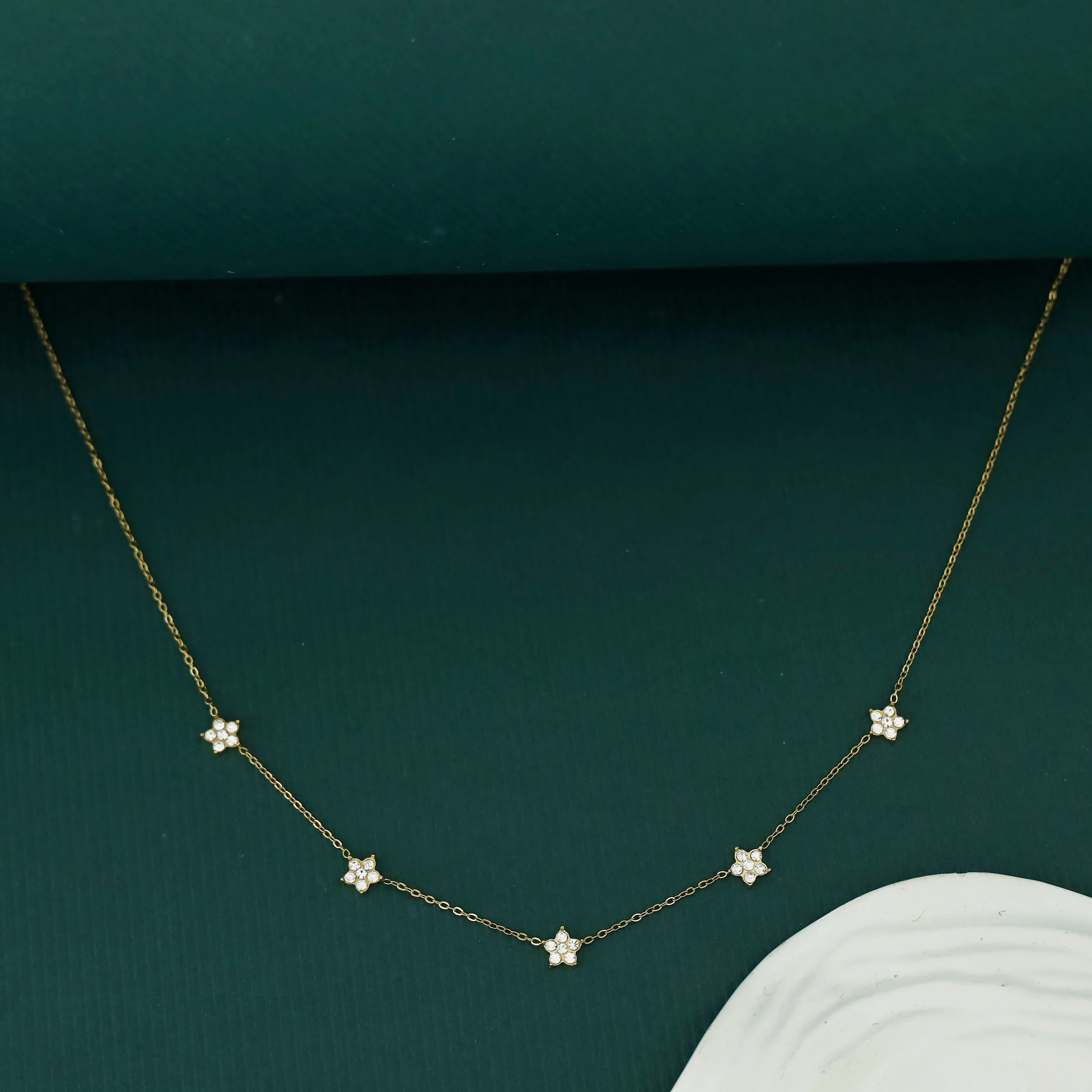 Sira 5 Flower Neckpiece - Image 3