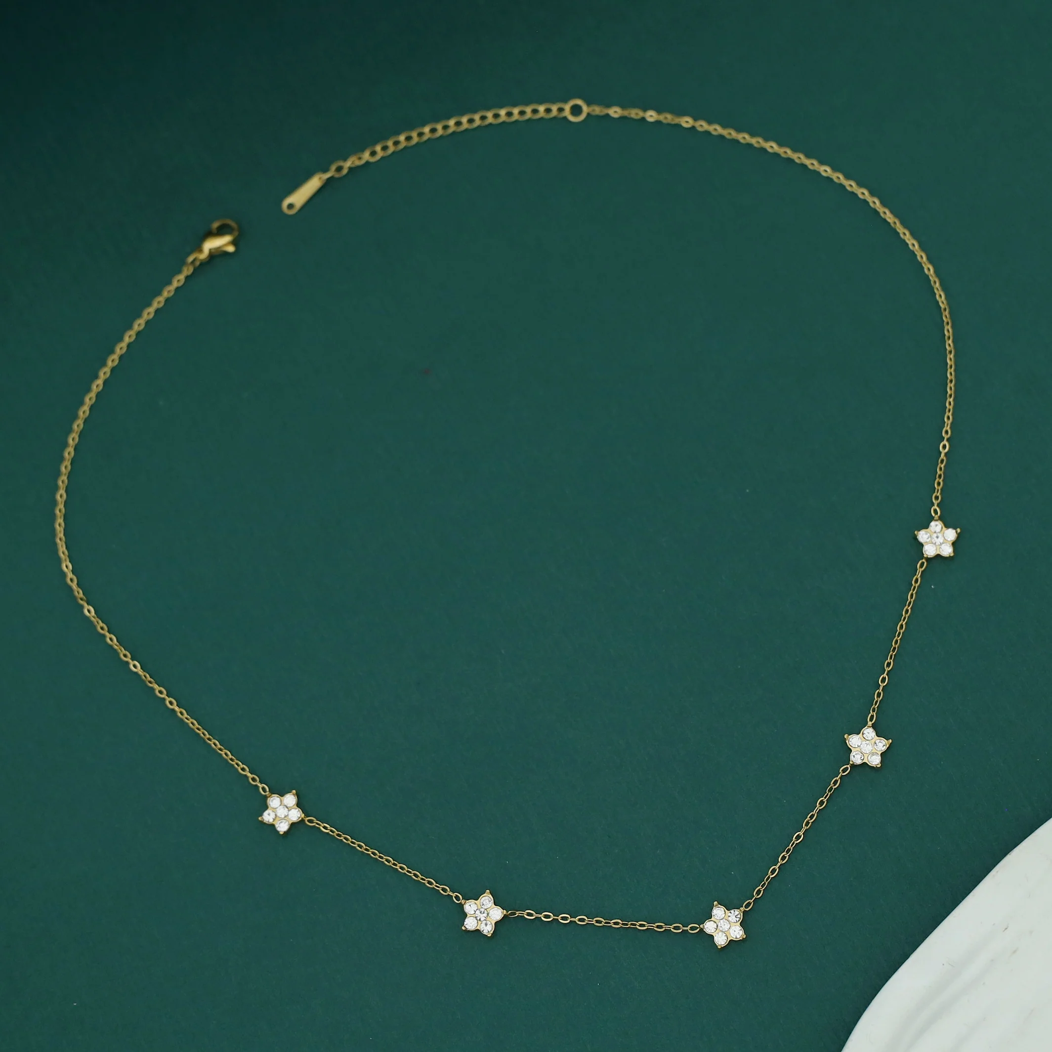 Sira 5 Flower Neckpiece - Image 4
