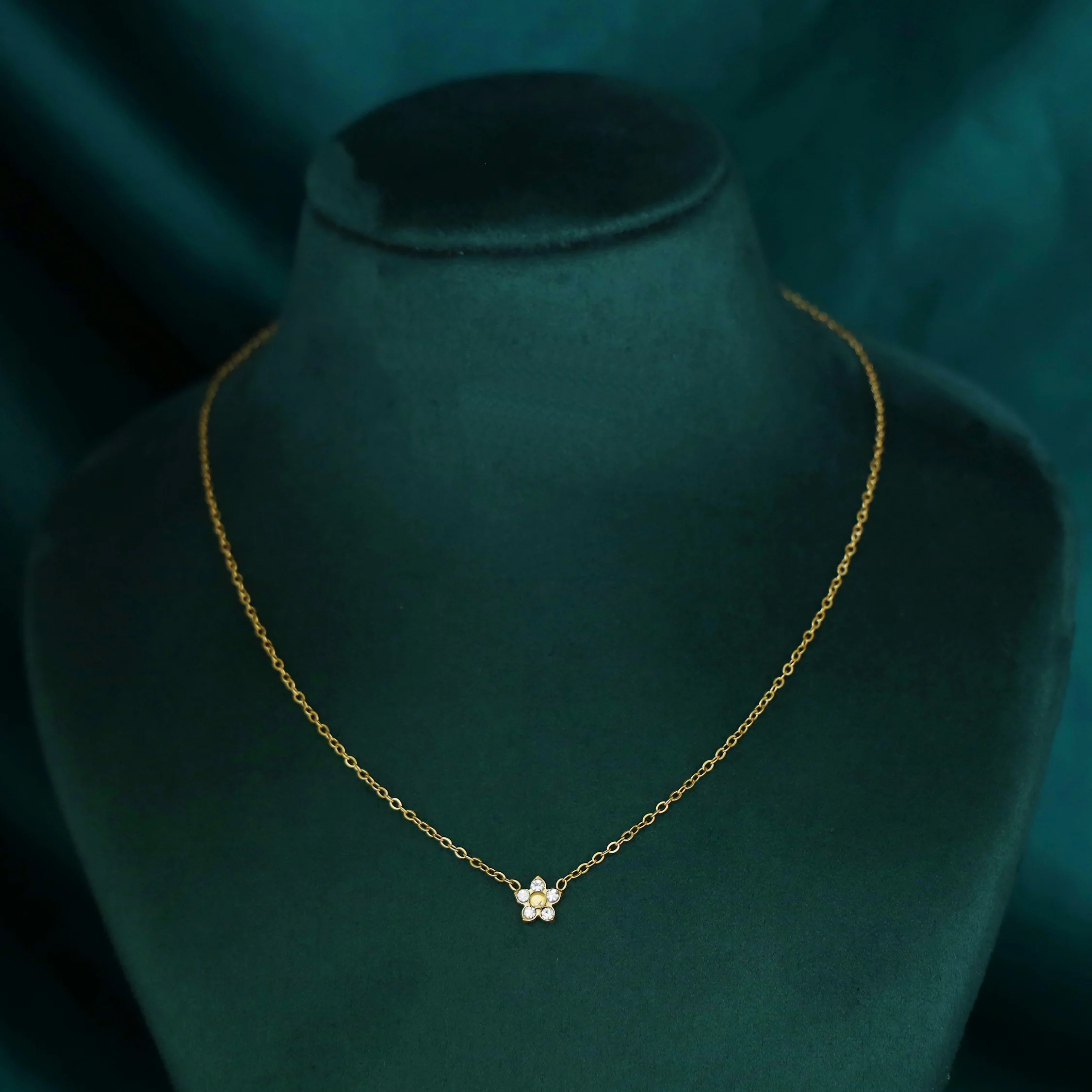 Sira Single Flower Neckpiece - Image 2
