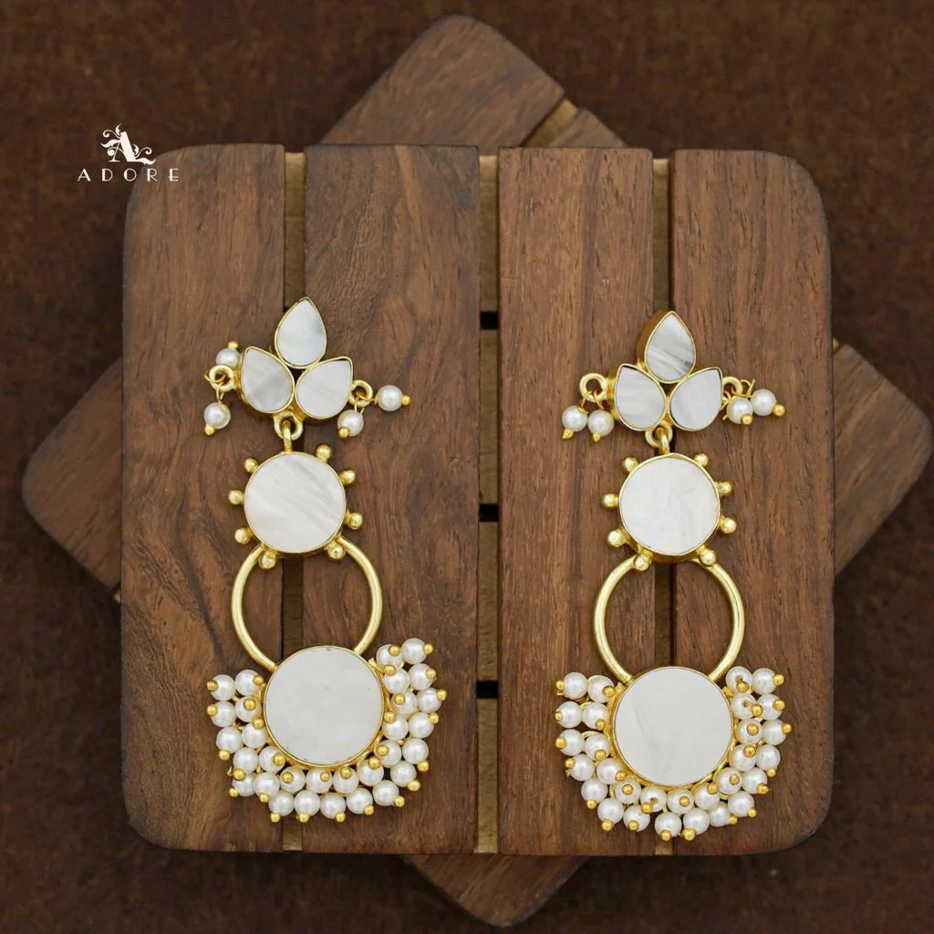 Siya Dotted MOP Cluster Pearl Earring - Image 5