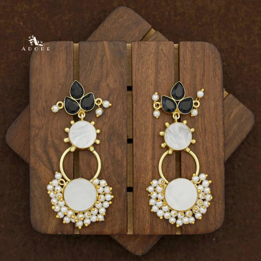Siya Dotted MOP Cluster Pearl Earring - Image 6