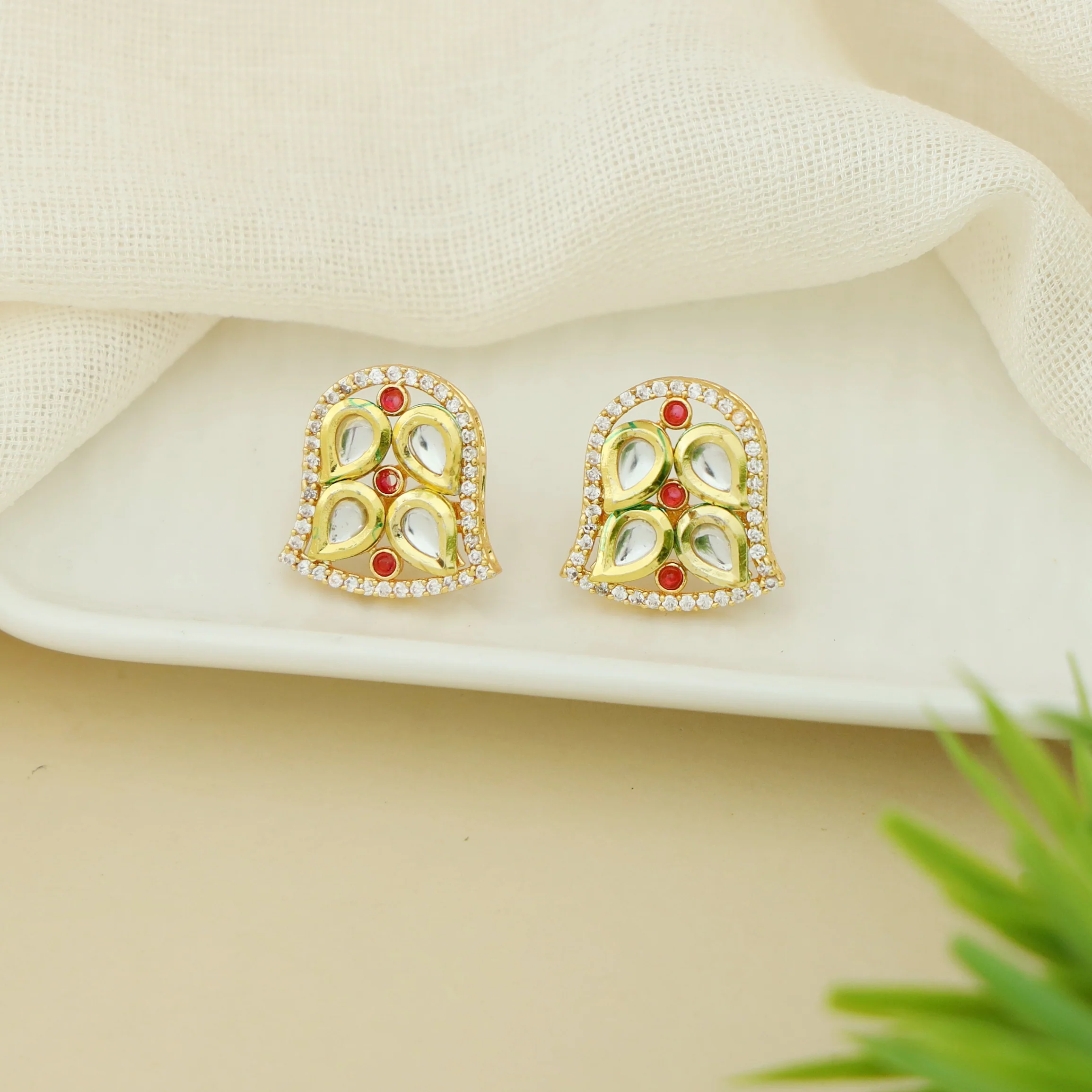 Siyara Kundan Bell Stud - Image 3