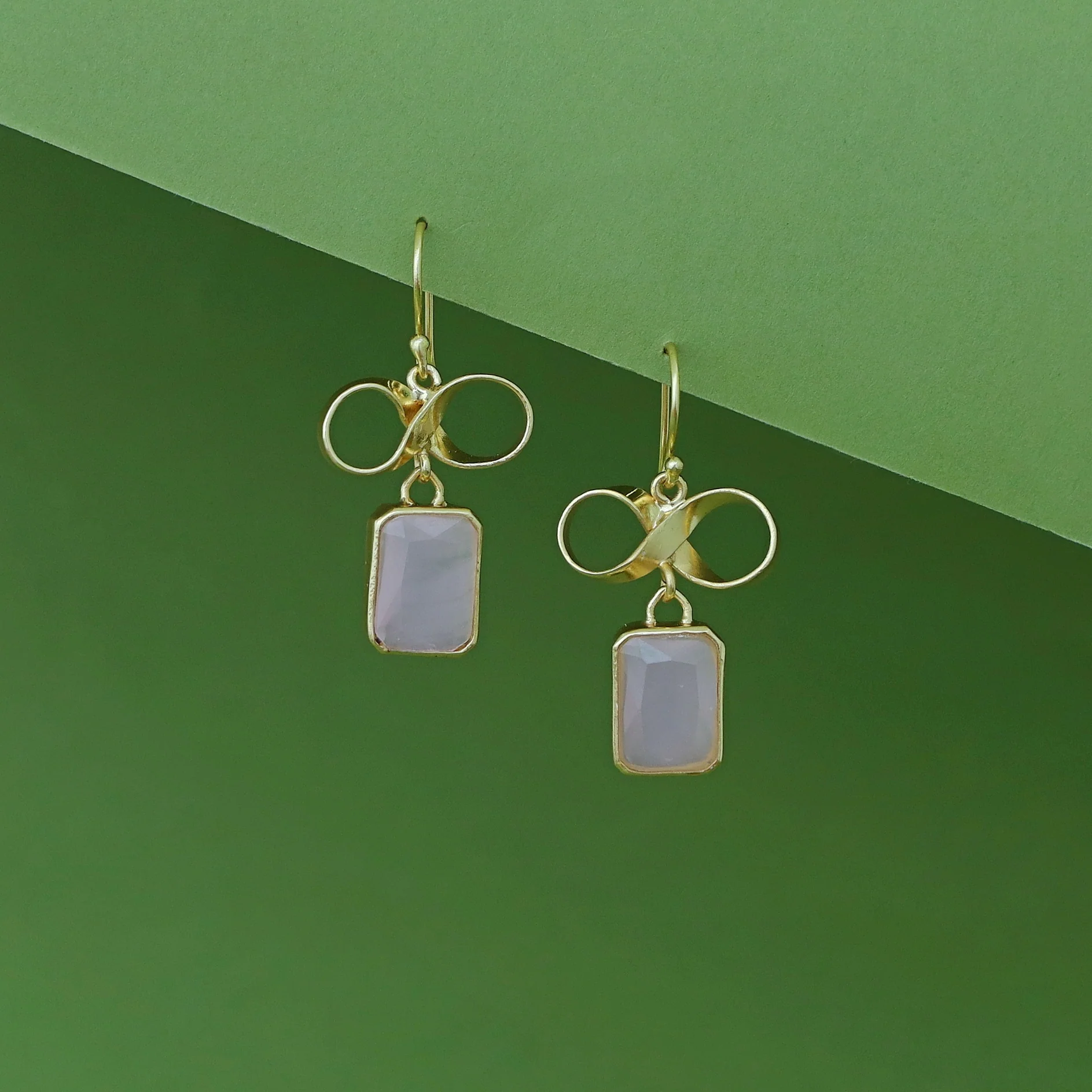 Solana Golden Infinity Rectangle Glossy Drop - Image 3