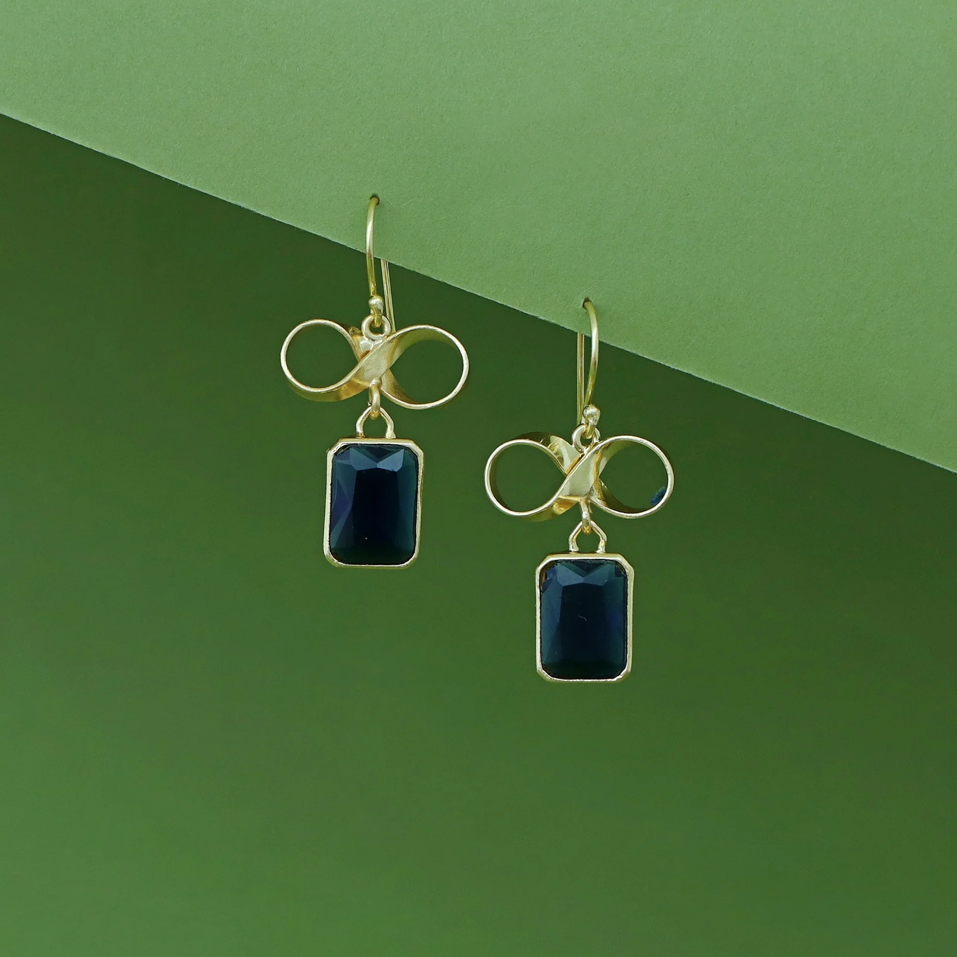 Solana Golden Infinity Rectangle Glossy Drop - Image 4