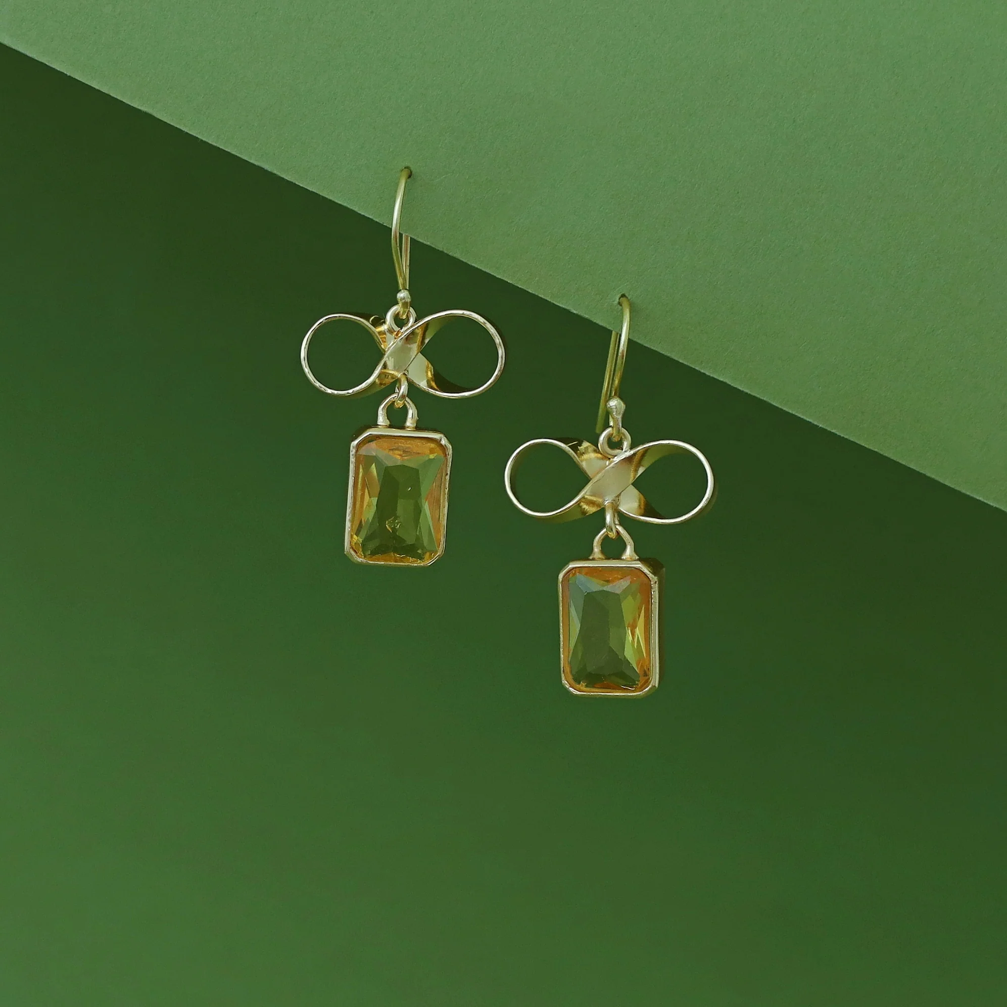 Solana Golden Infinity Rectangle Glossy Drop - Image 5
