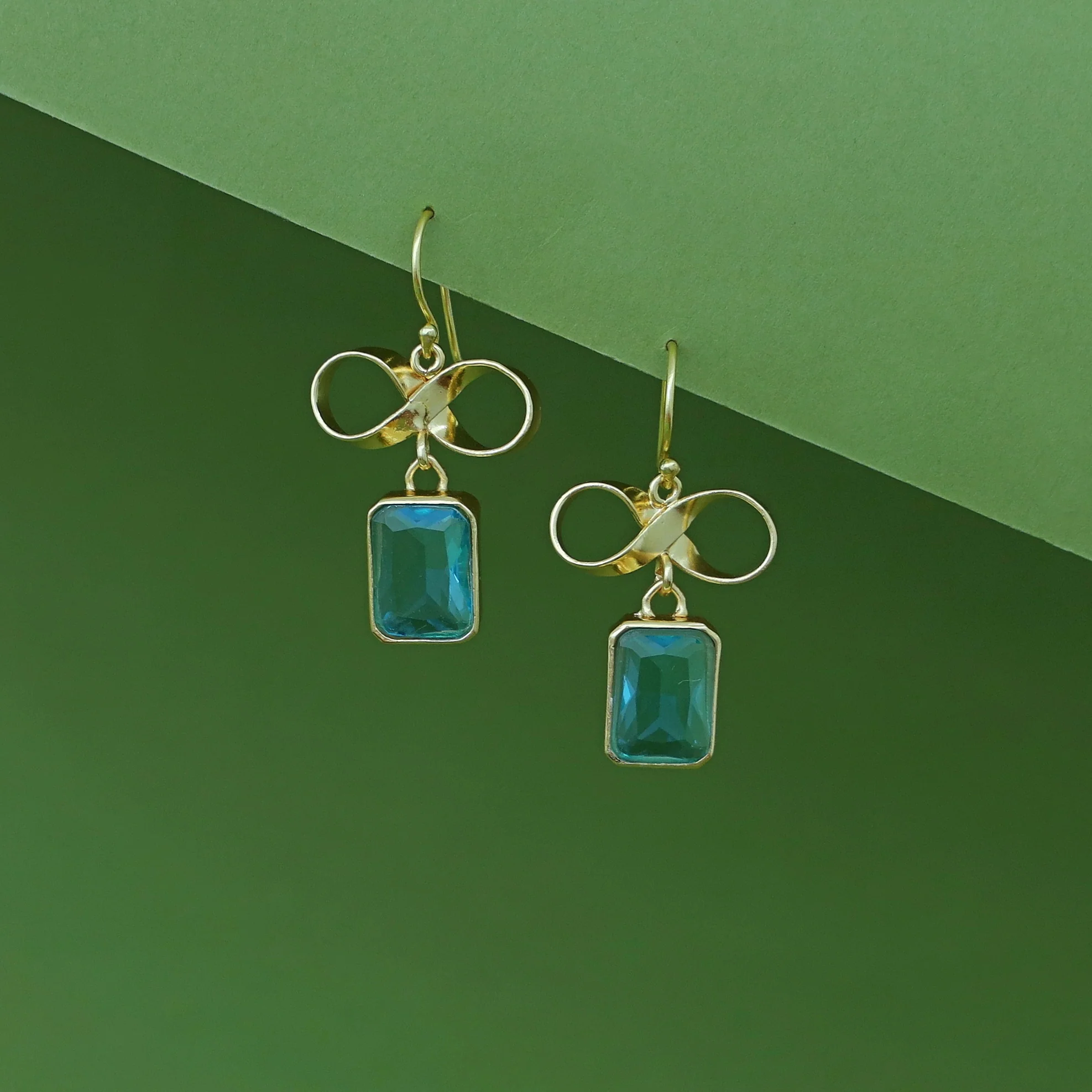Solana Golden Infinity Rectangle Glossy Drop - Image 6