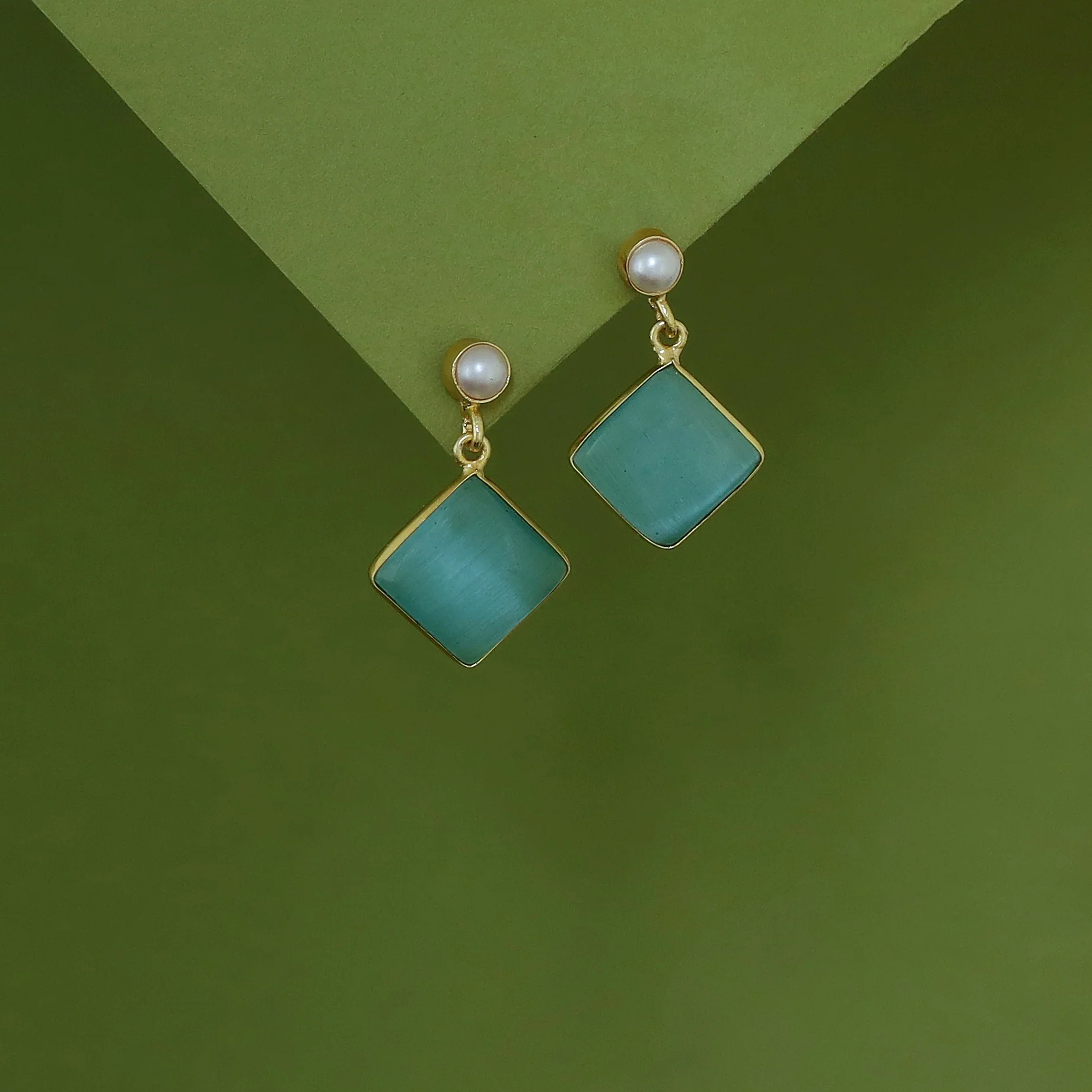 Sonia Golden Pearl Earring - Image 14