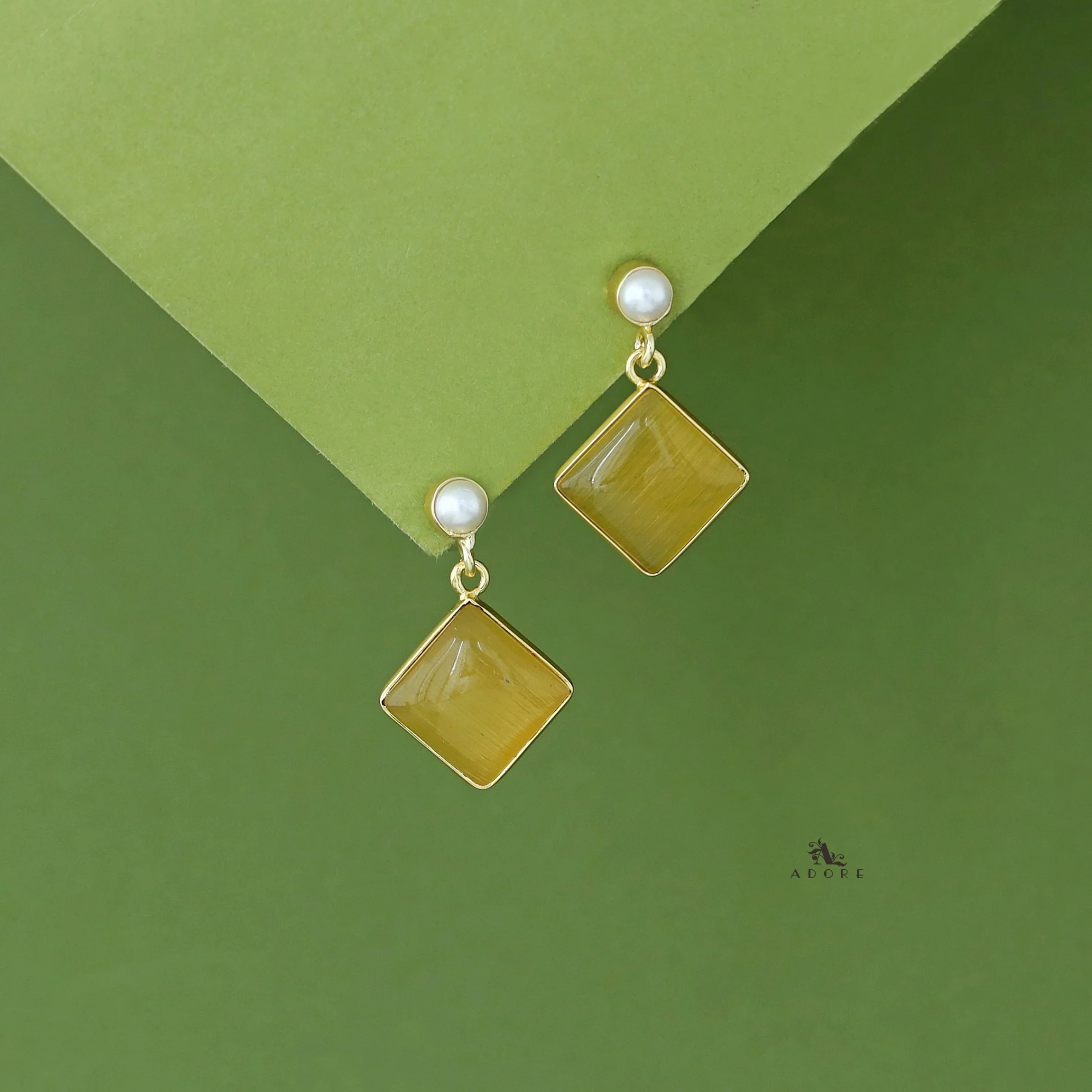 Sonia Golden Pearl Earring - Image 4
