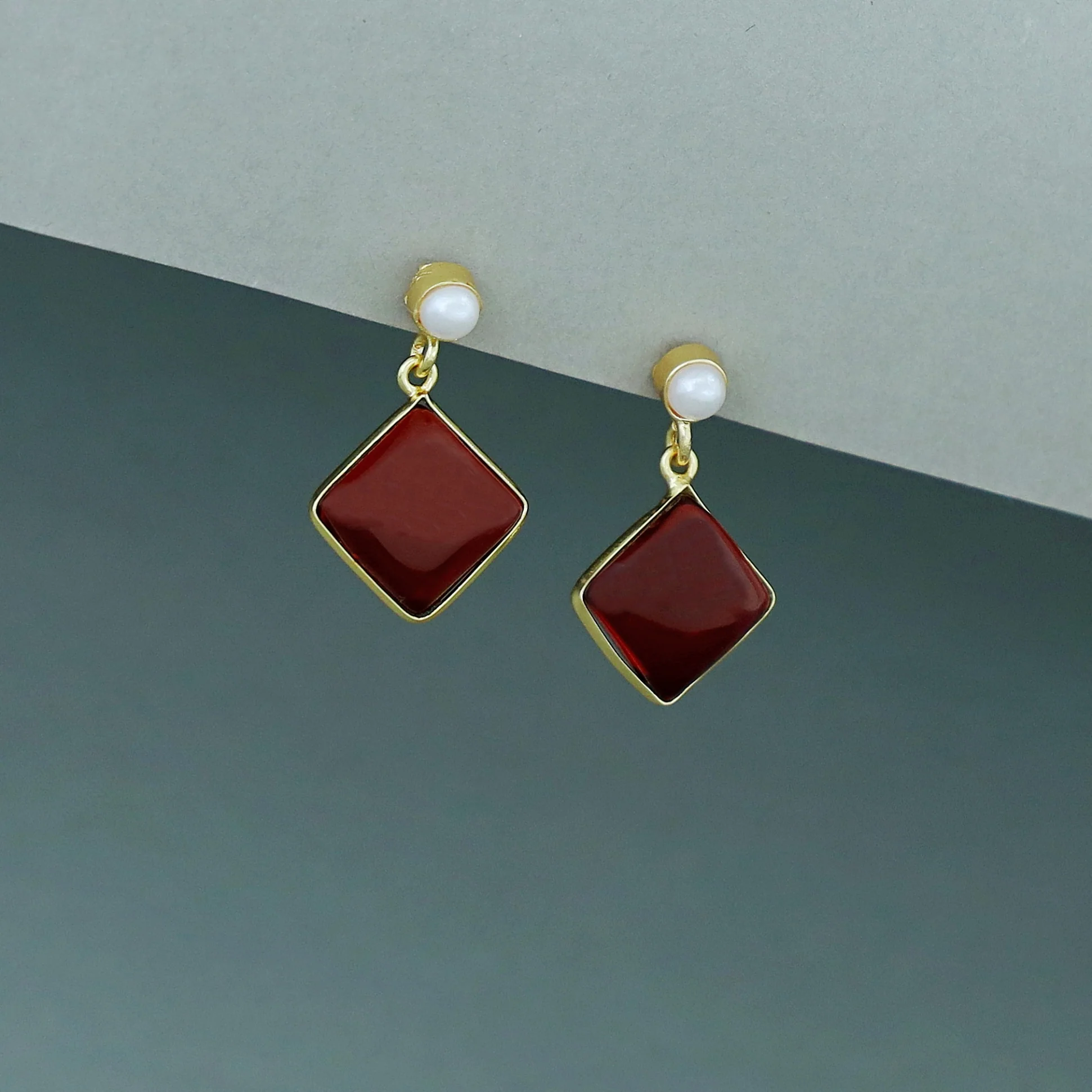 Sonia Golden Pearl Earring - Image 6