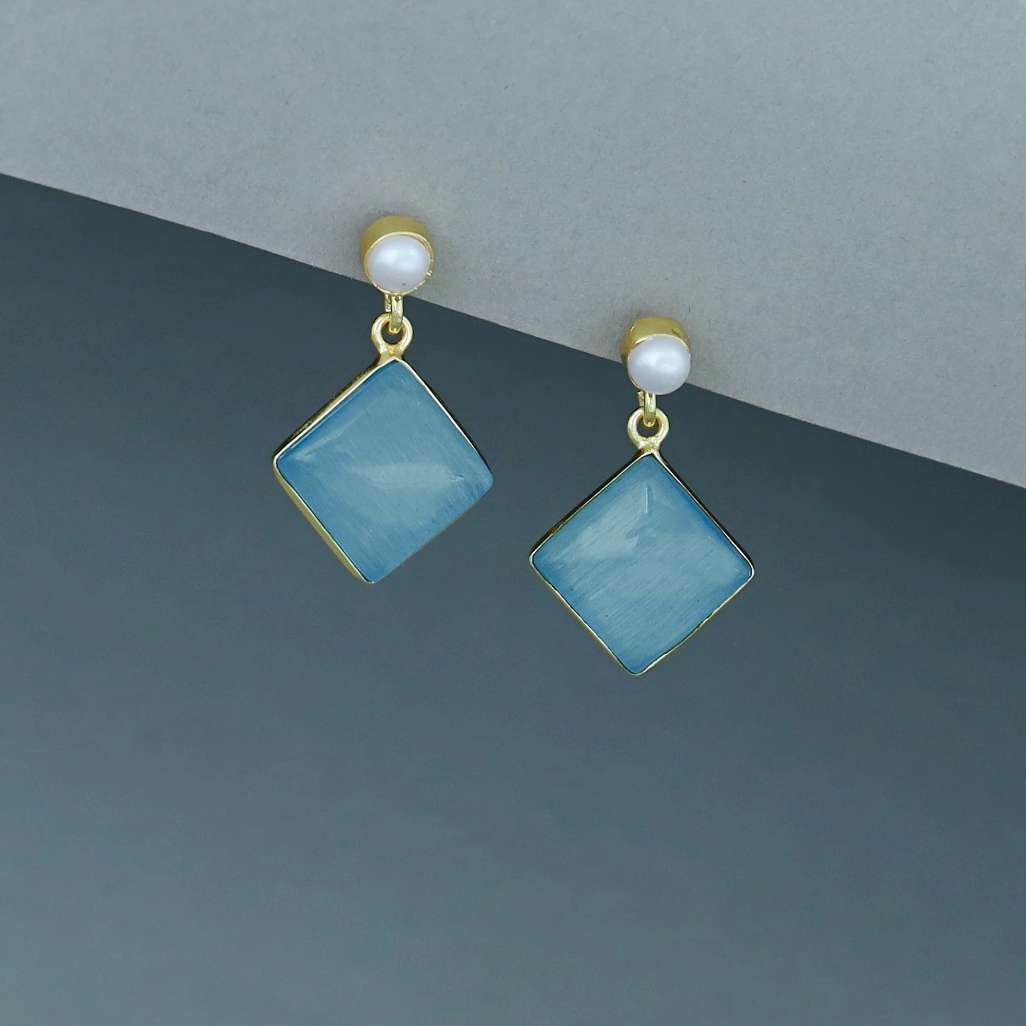 Sonia Golden Pearl Earring - Image 8
