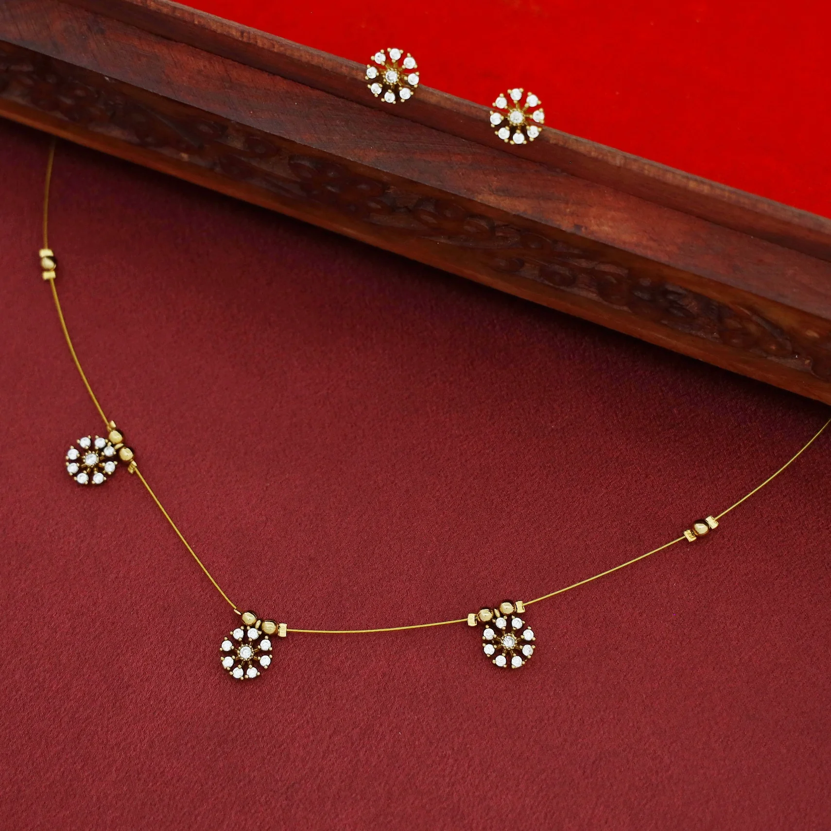 Sravana Tri Flower Golden Ball String Neckpiece With Stud - Image 4