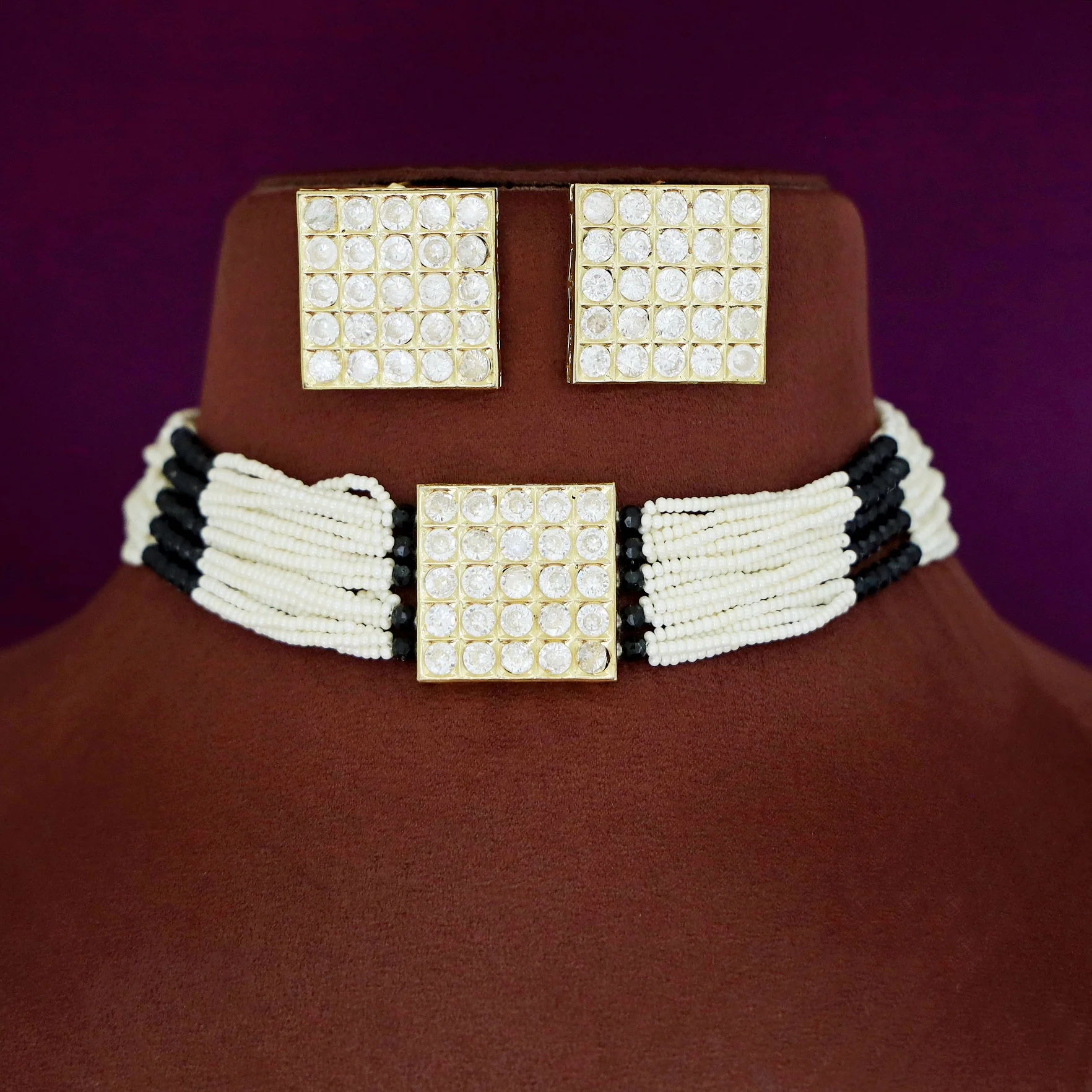 Sreebala Choker With Square Stud - Image 4