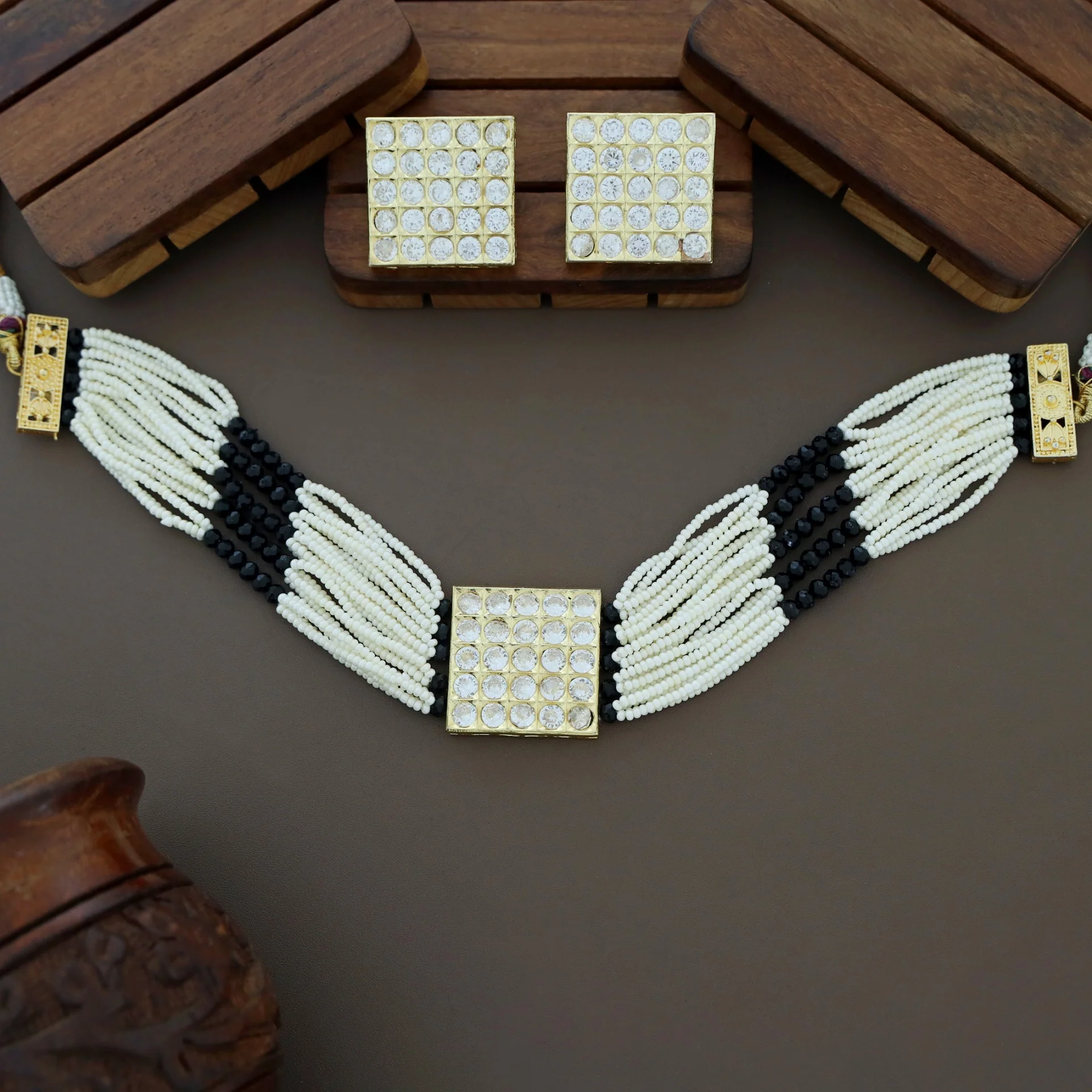 Sreebala Choker With Square Stud - Image 6