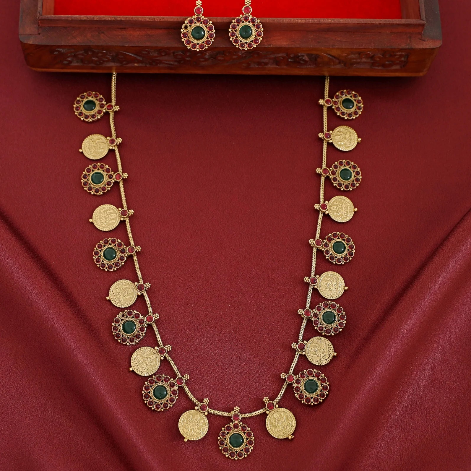 Sreelekha Floral Kashi Long Neckpiece With Earring - Image 2