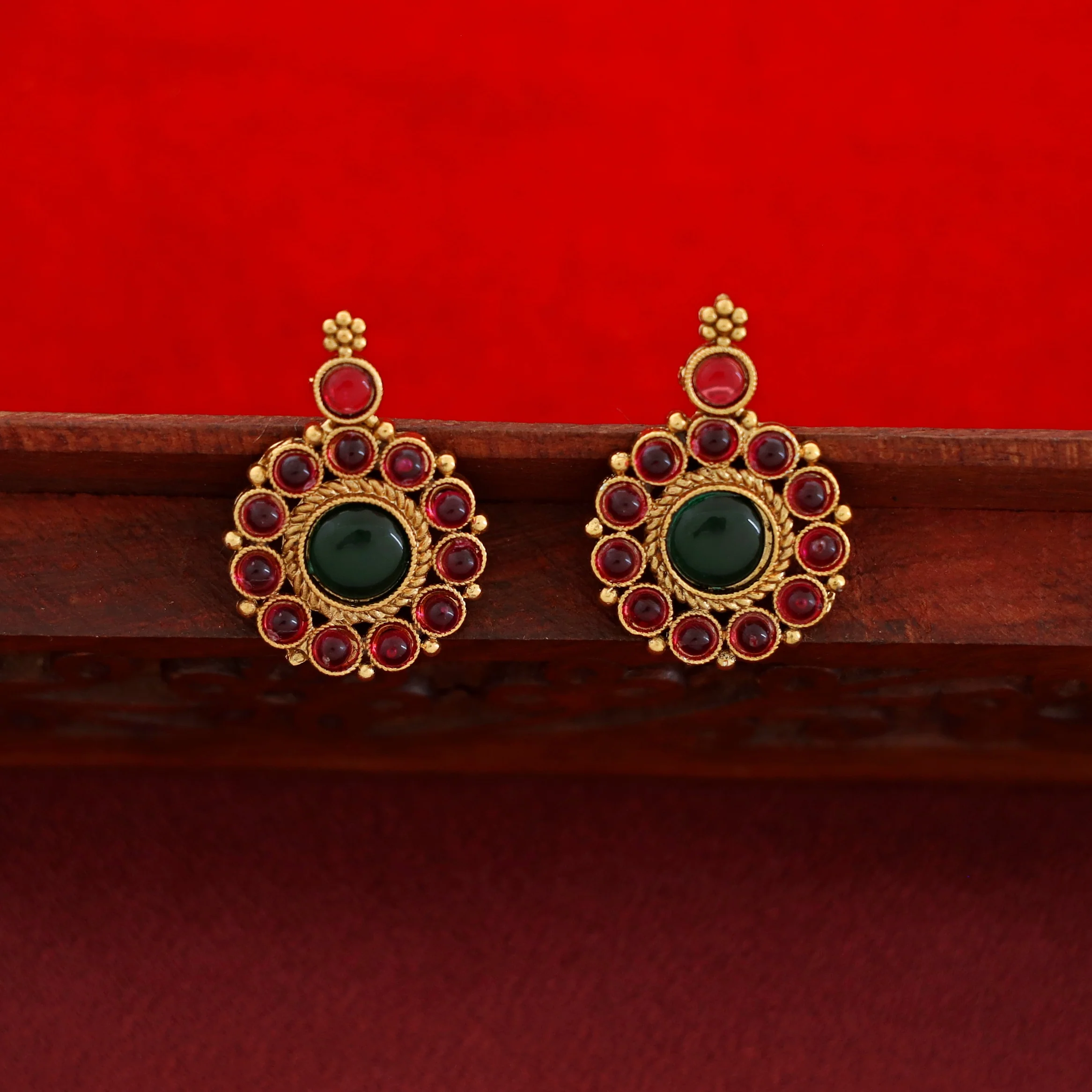 Sreelekha Floral Kashi Long Neckpiece With Earring - Image 5