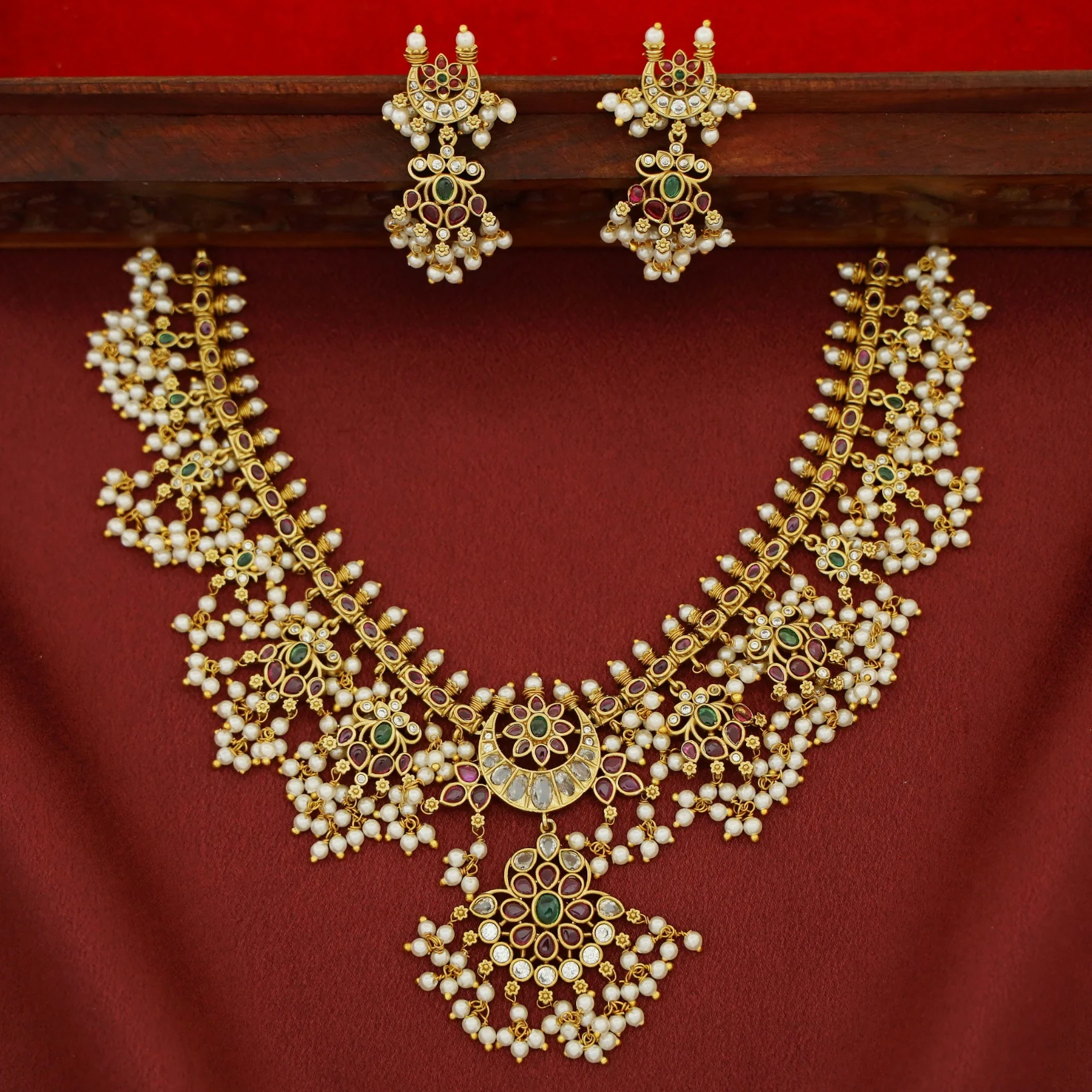 Sreemayi Half Moon Cluster Pearl Floral Short Neckpiece With Earring - Image 2