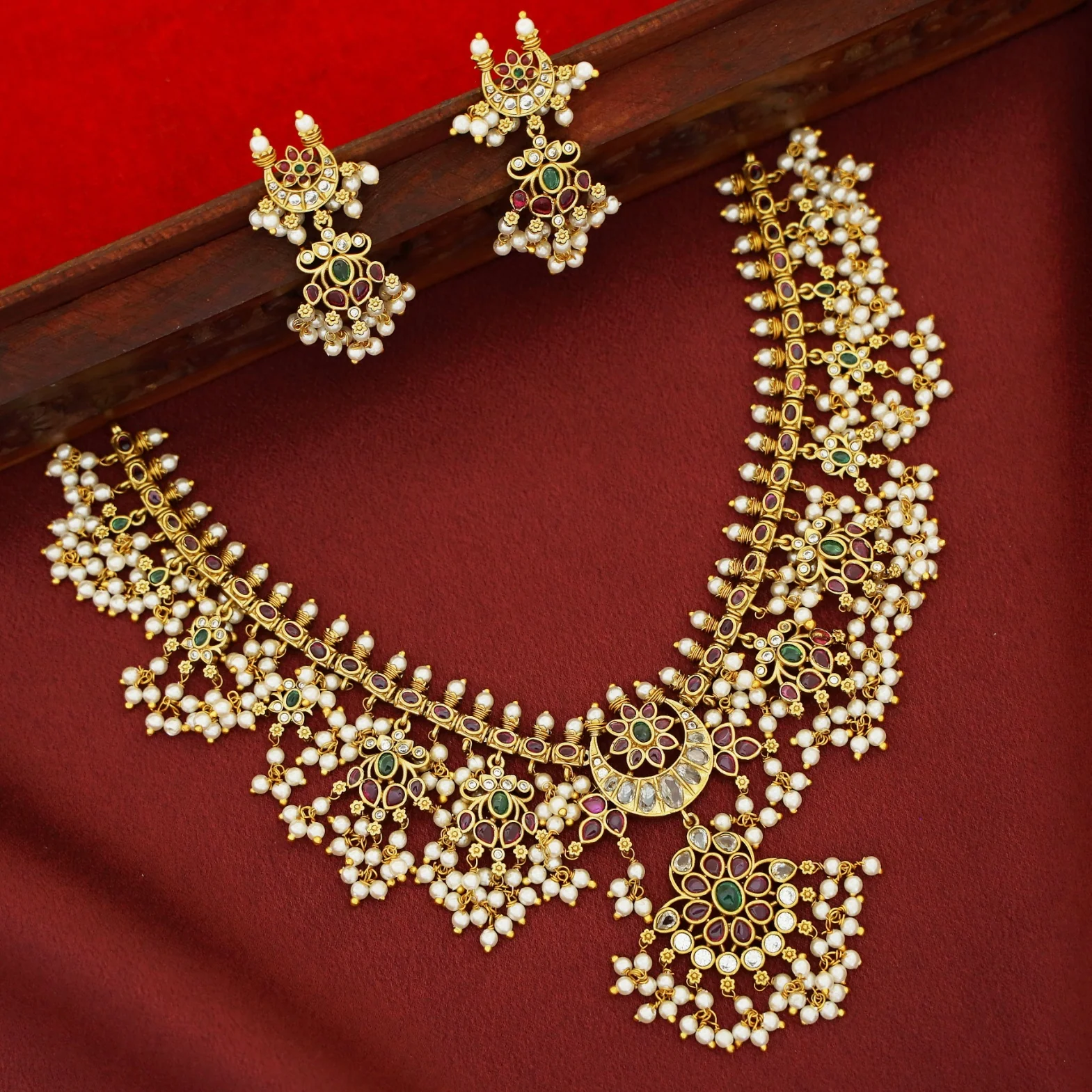 Sreemayi Half Moon Cluster Pearl Floral Short Neckpiece With Earring - Image 6