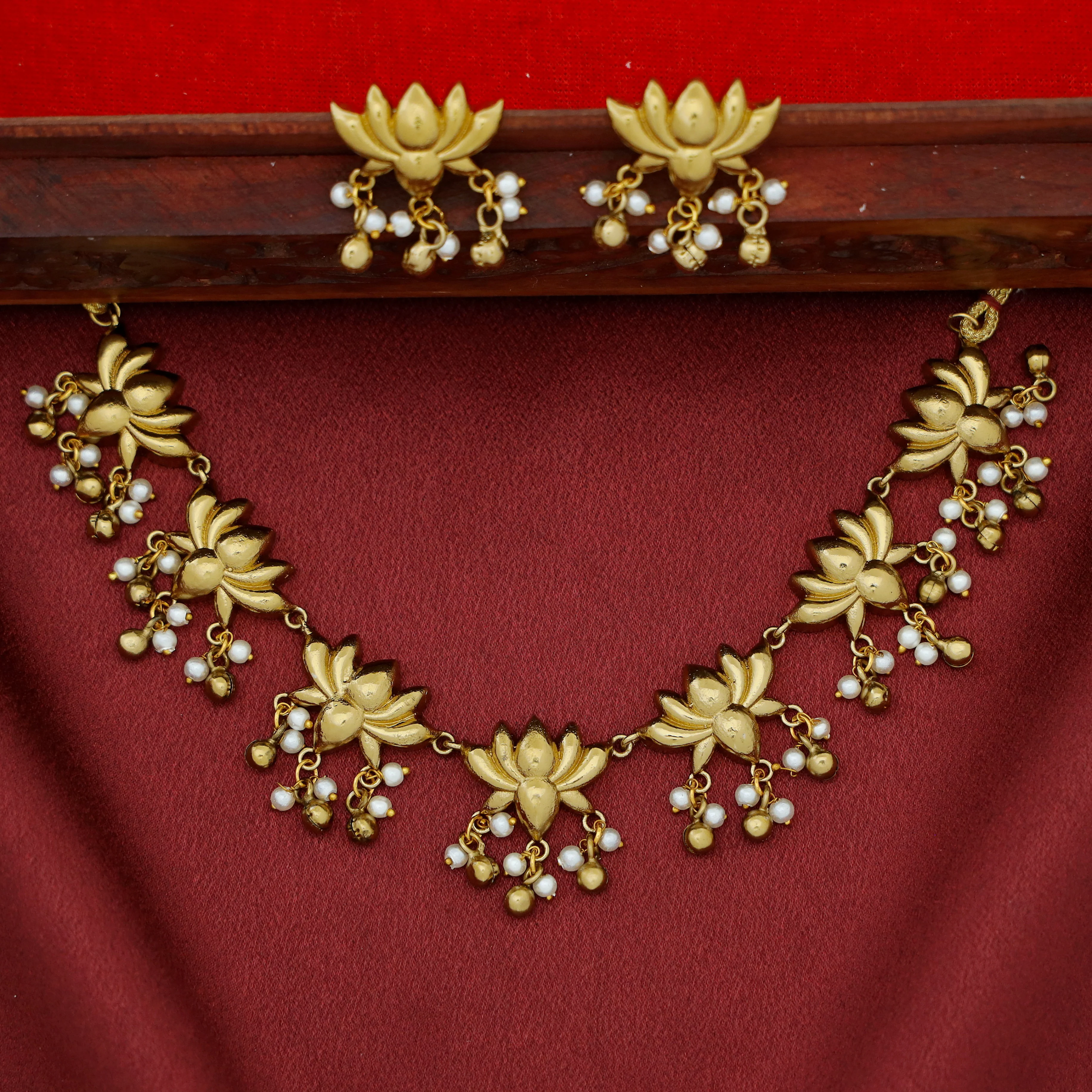 Srinika Lotus Pearl Short Neckpiece With Earring - Image 5