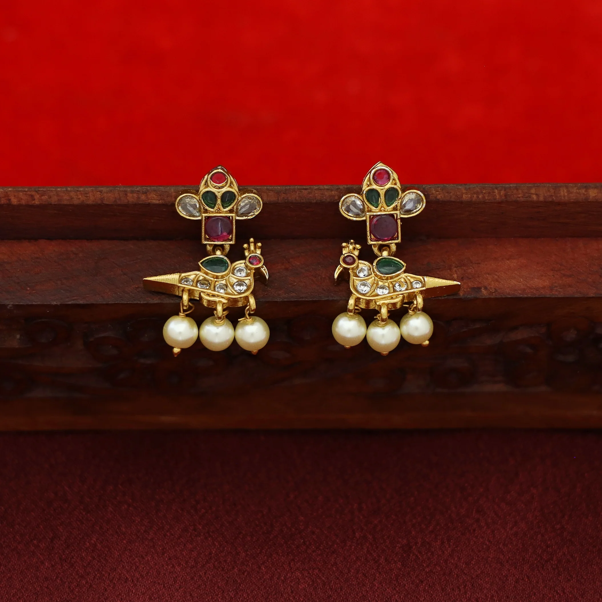 Sripadma Bird Pearl Stiff Neckpiece with Earring - Image 4