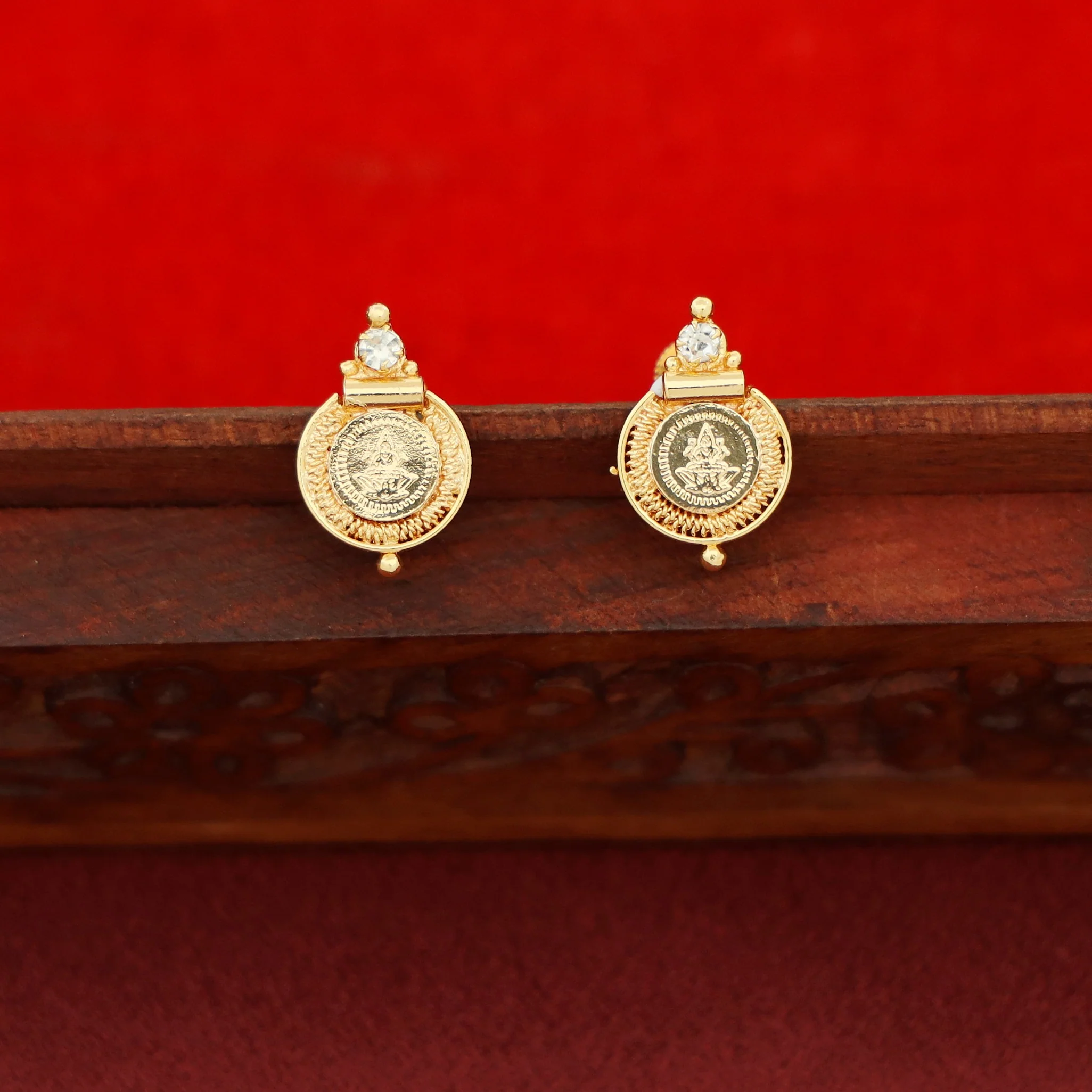 Sudha Devi Golden Kashi Stud - Image 2