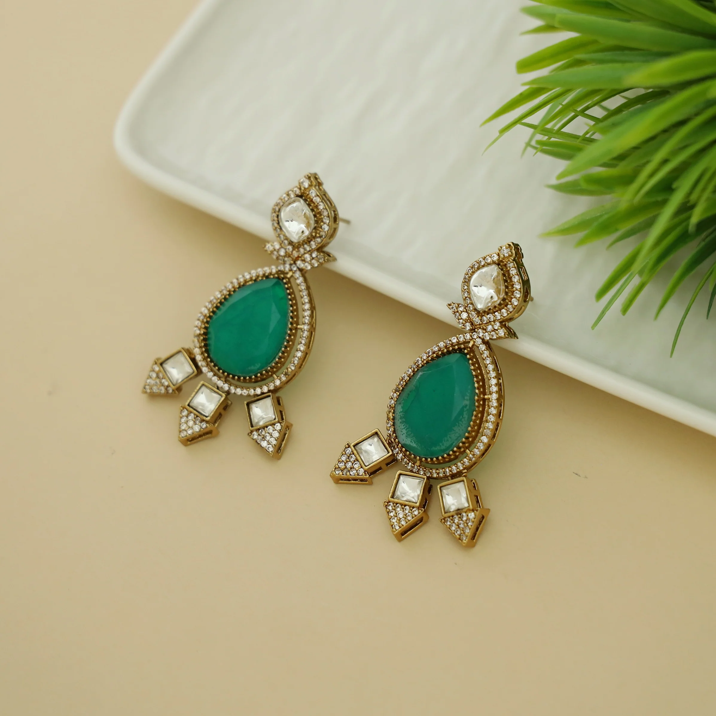 Sudha Drop Glossy Stone Kundan Earring - Image 3
