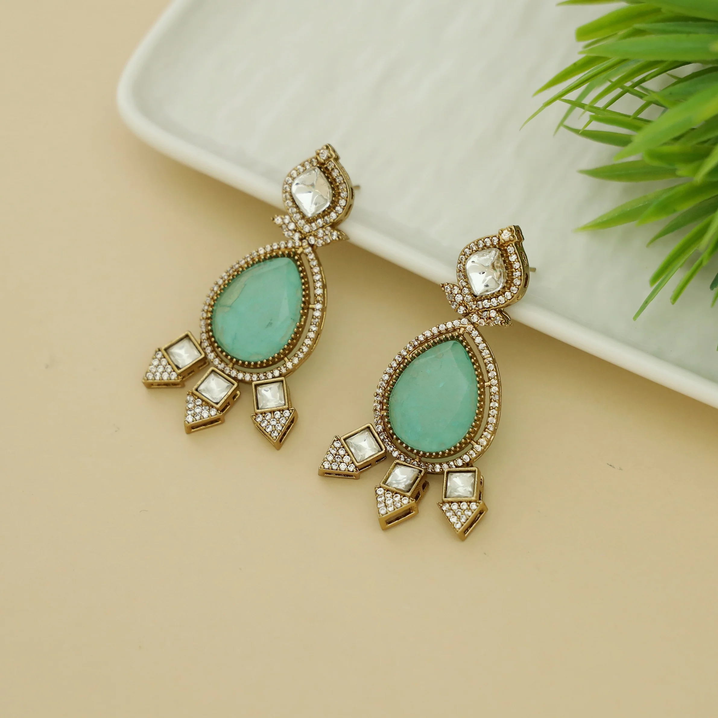 Sudha Drop Glossy Stone Kundan Earring - Image 4