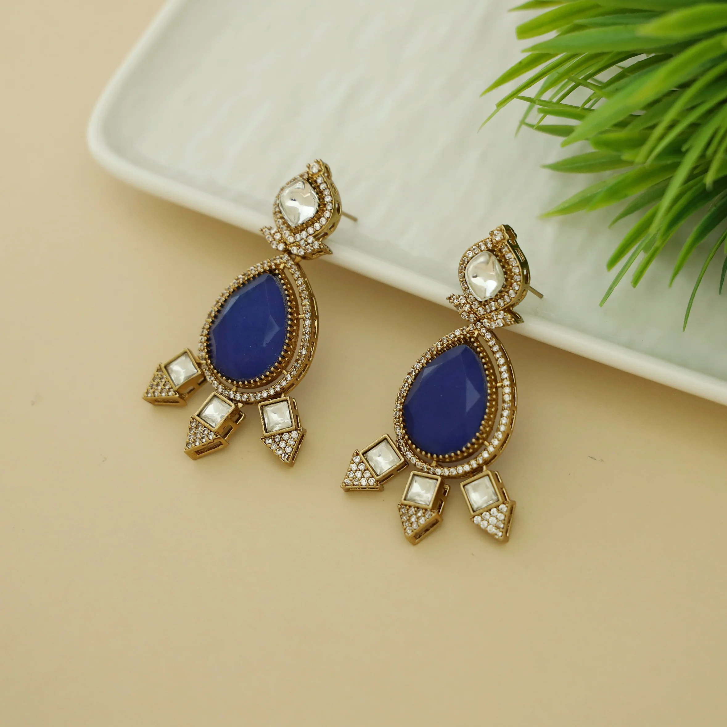 Sudha Drop Glossy Stone Kundan Earring - Image 7