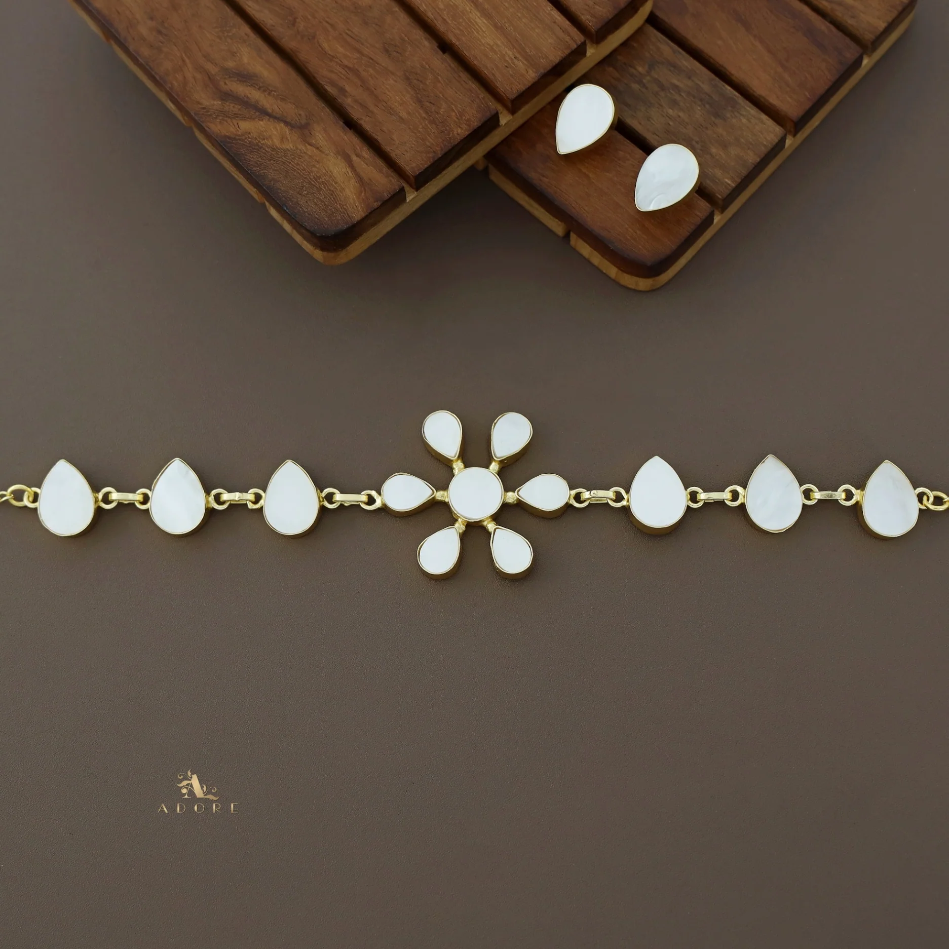 Suganya Mop Choker With Stud - Image 5