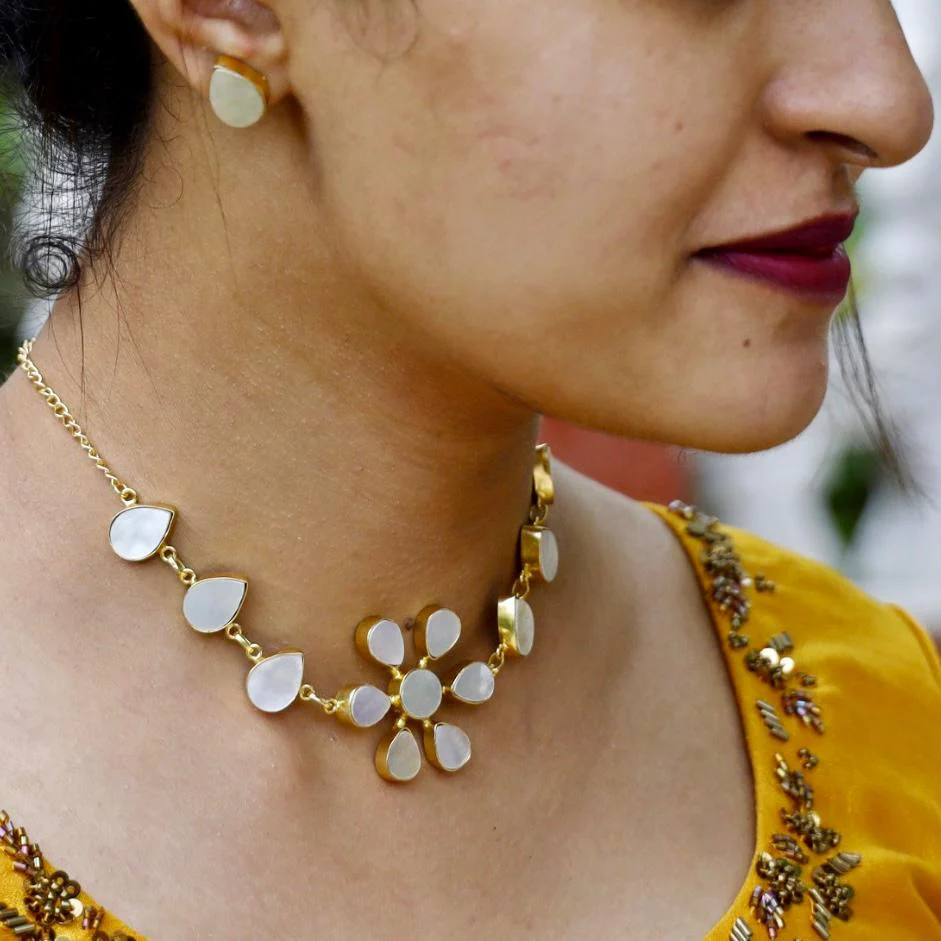Suganya Mop Choker With Stud - Image 7