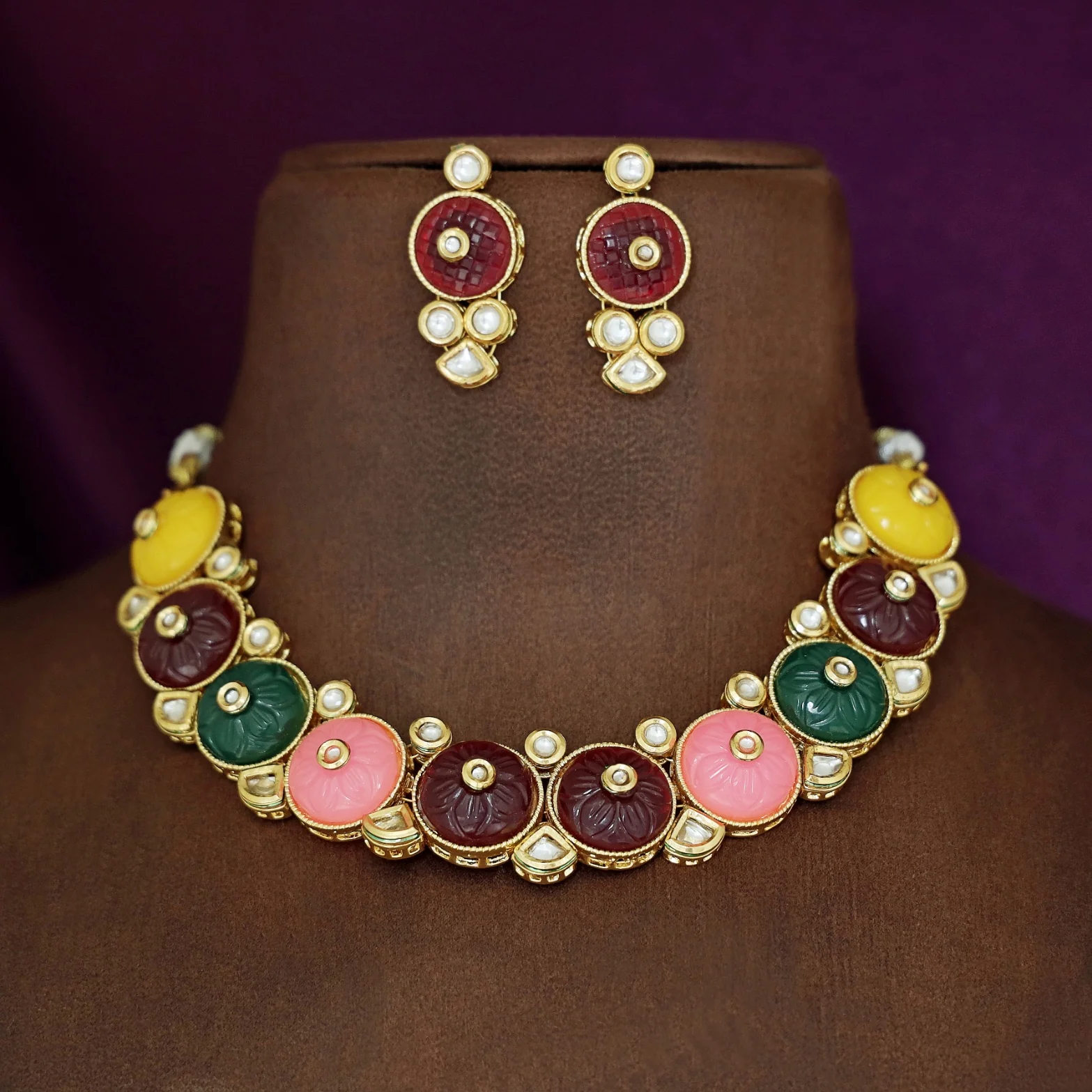 Suhasini Kundan Neckpiece With Earring - Image 4